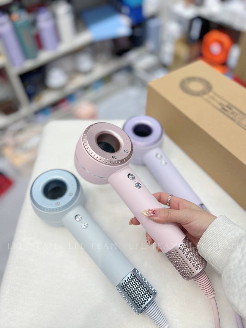 P929 负离子高速吹风机