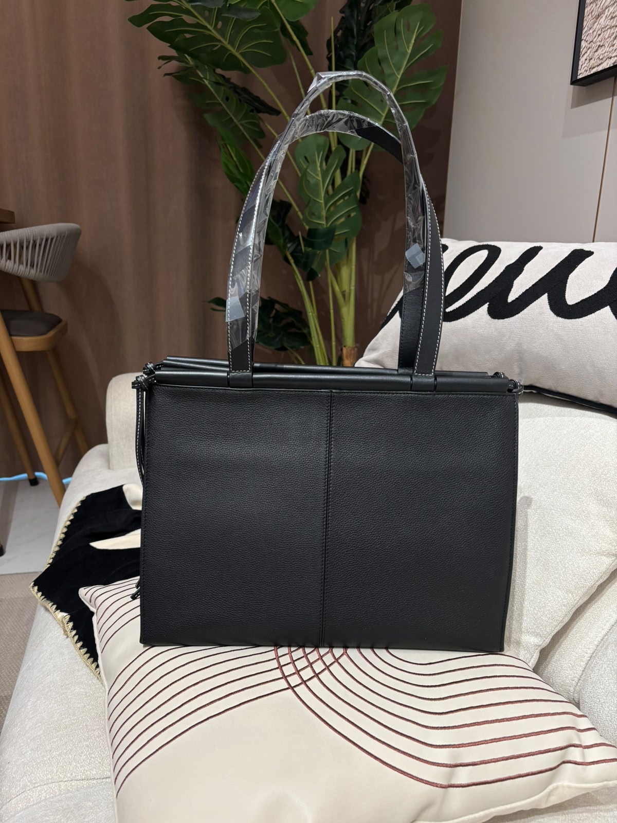 Loewe Cushion Tote Bag Black Calfskin 100%Authentic, 98%New ✅Dust bag