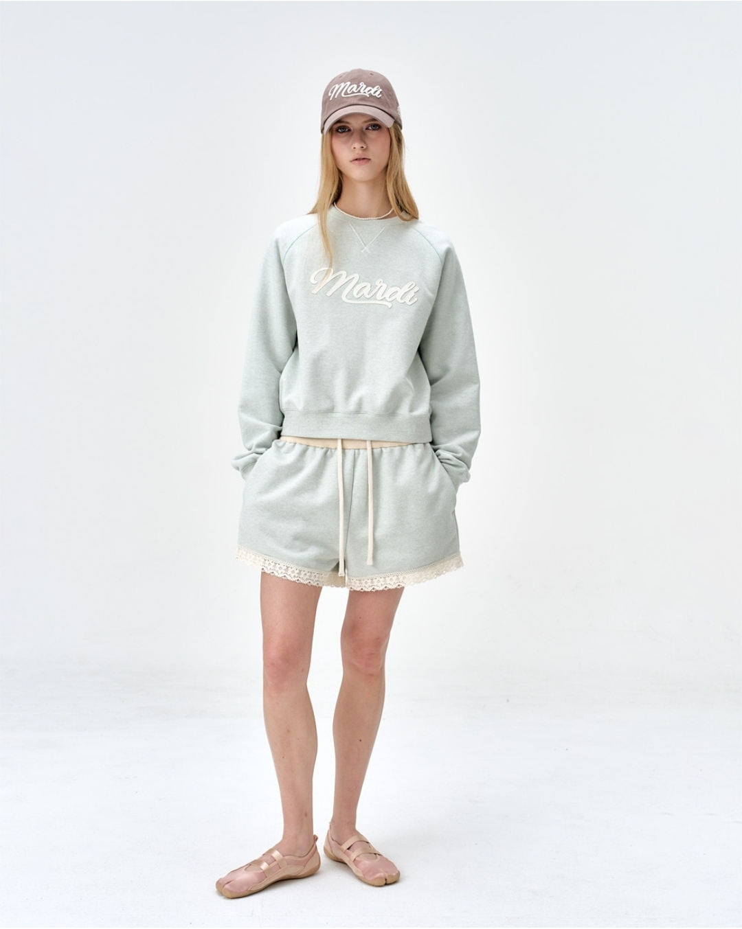 Mardi Mercredi Actif Vintage Logo Sweatshirt