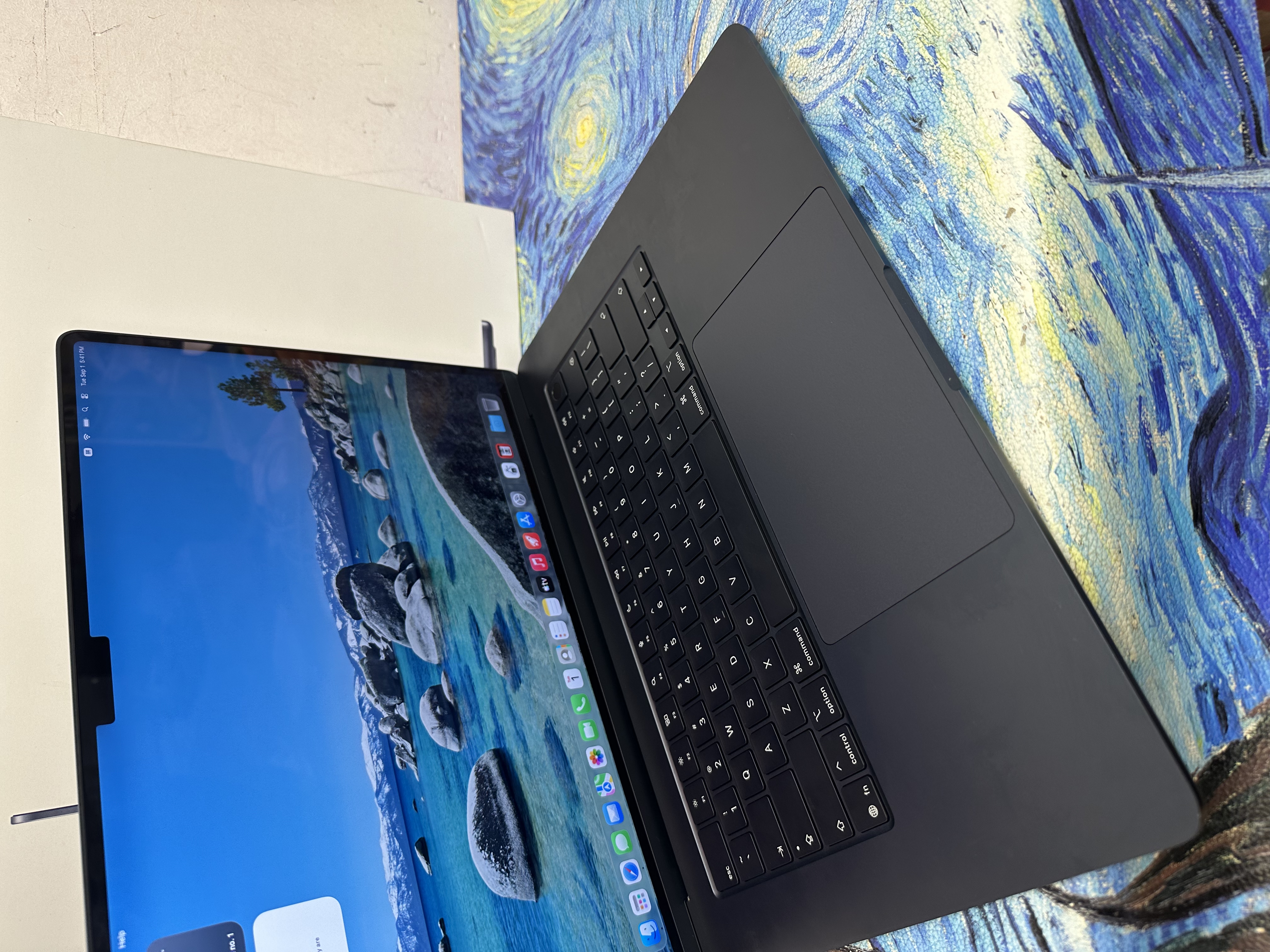 #6110 APPLE  MacBook Air M5 2026 M5 CPU/ 16GB Ram/512GB SSD/10核心GPU/Liquid Retina Mon/15吋/藍色/Gaming Laptop / Notebook / 超強續航能力/ 原廠保養/ 文書機 / 畫圖 / 剪片 / Movie / Netflix / 香港行貨✨