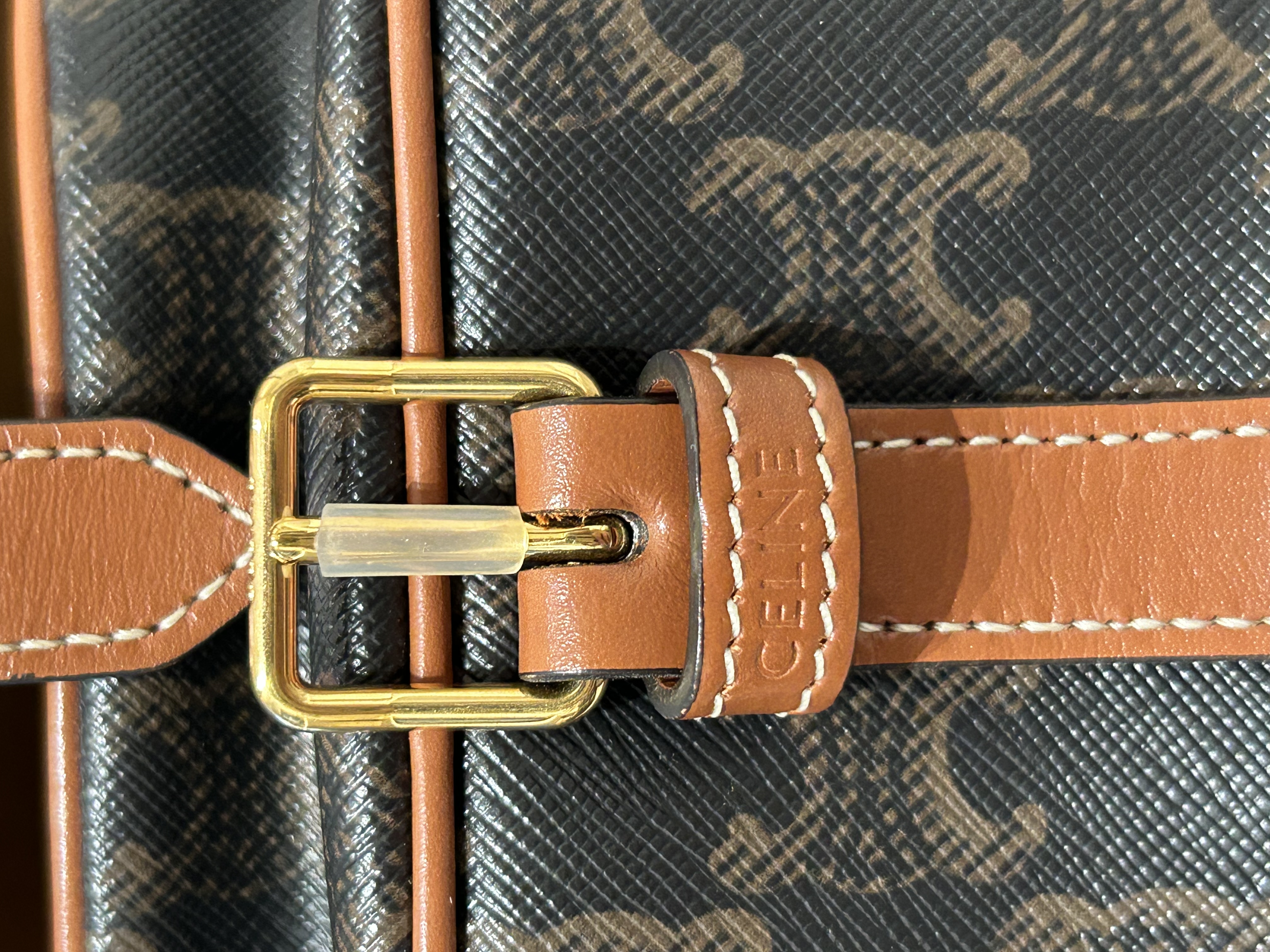 CELINE FOLCO medium 100%Authentic,98%new✅dust bag