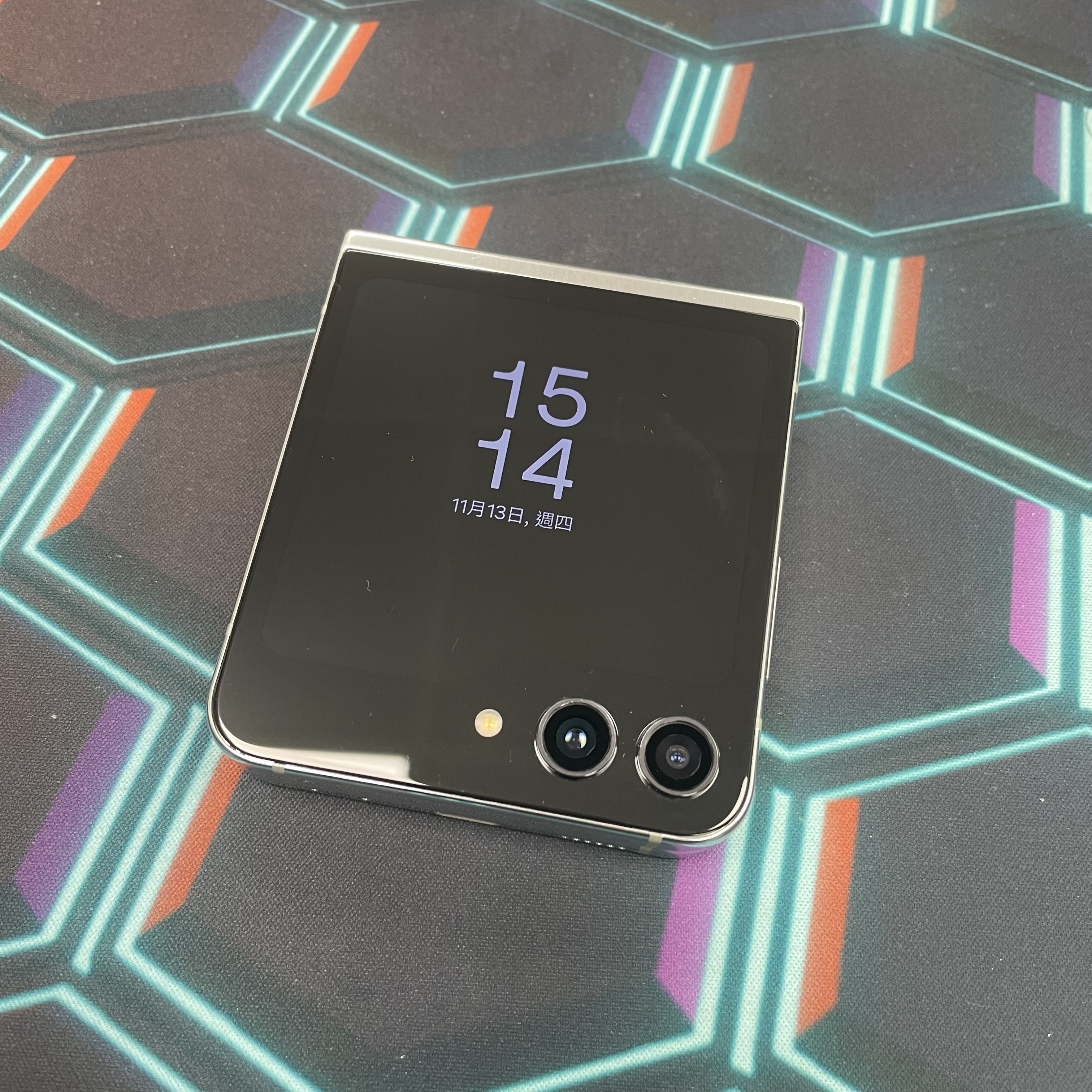 *6795B Galaxy Z Flip 5 完美機 8+256GB 綠色 green 國際版
