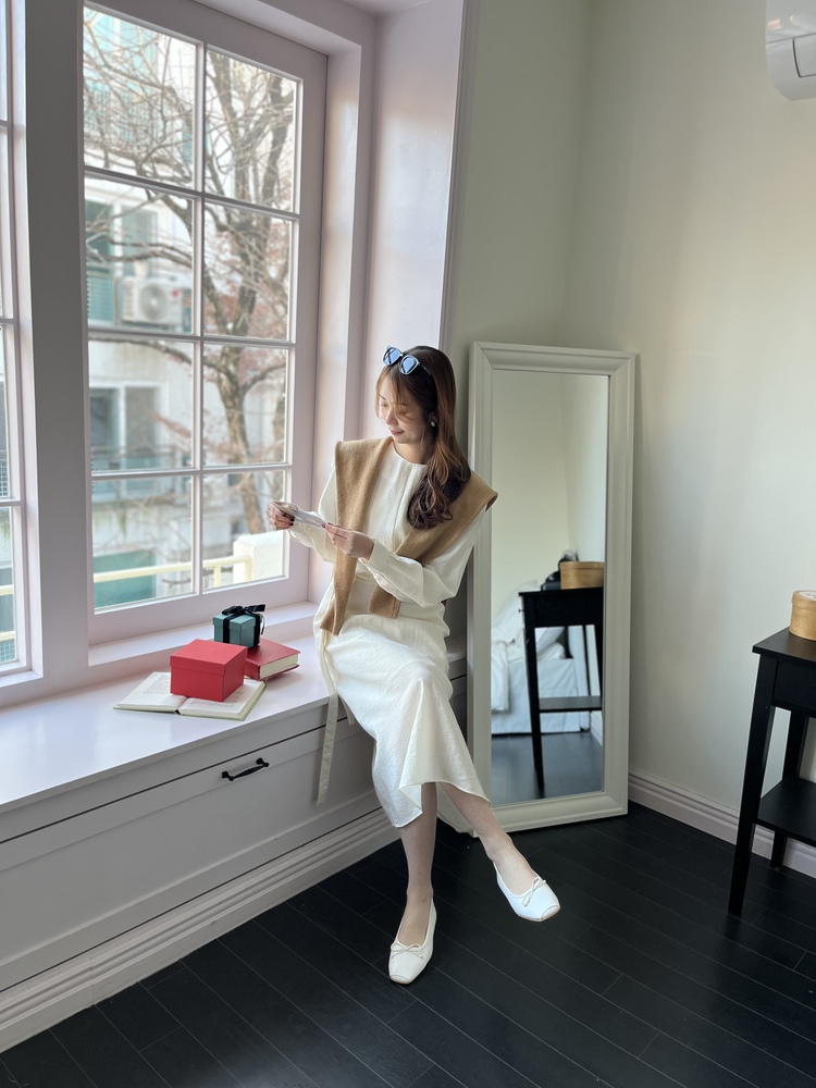 Pleated Yoke Detail Dress (Ivory)