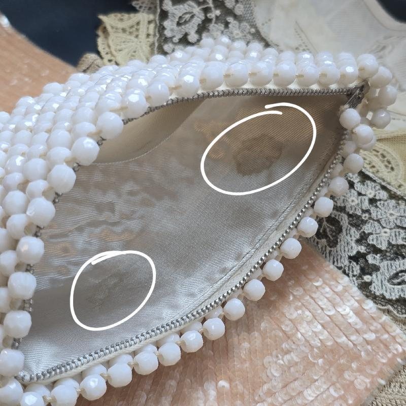 **1960s Likely Made in Hong Kong Envelop Beaded Clutch with Zipper (MT2515)