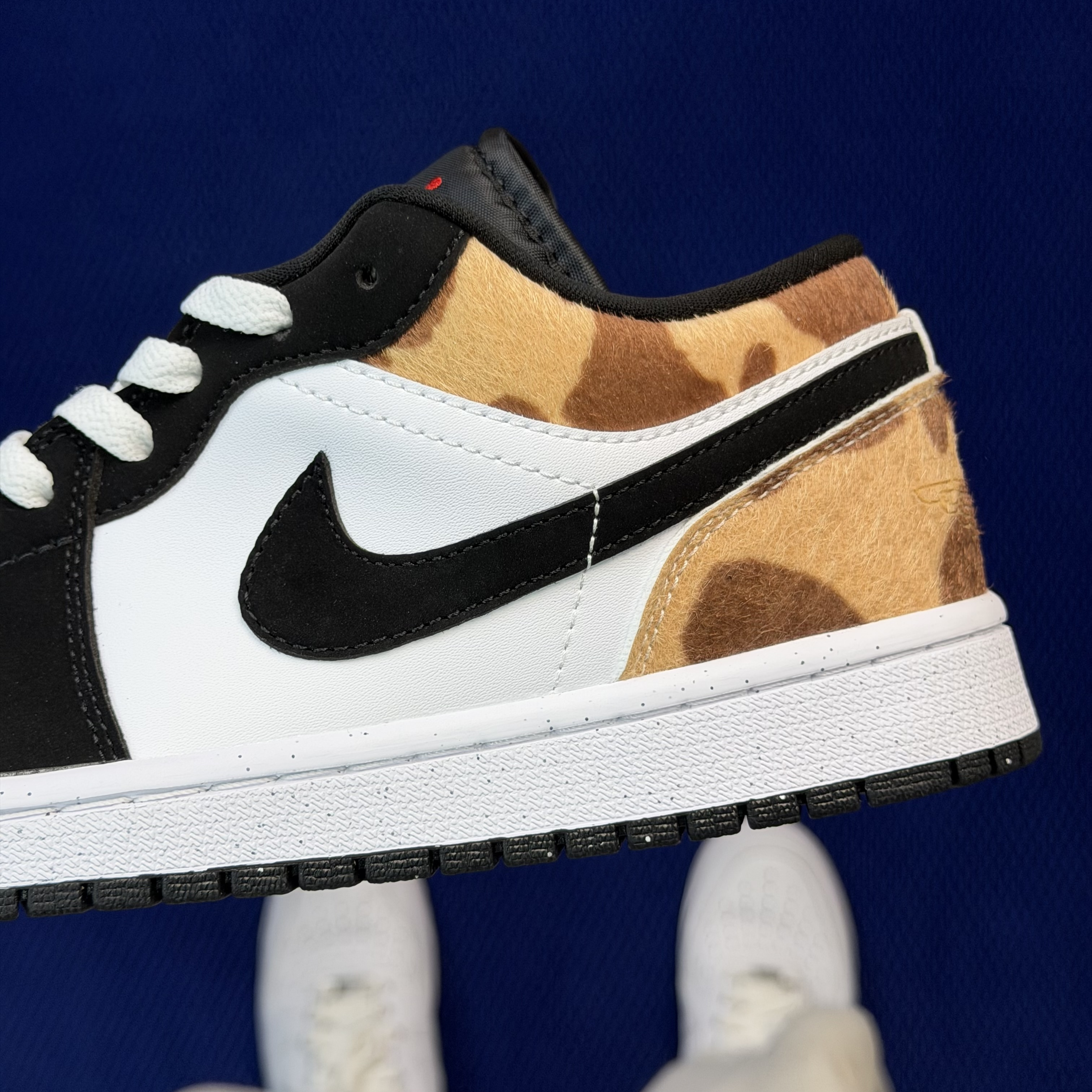 Nike Air Jordan1 Low IX8740-101