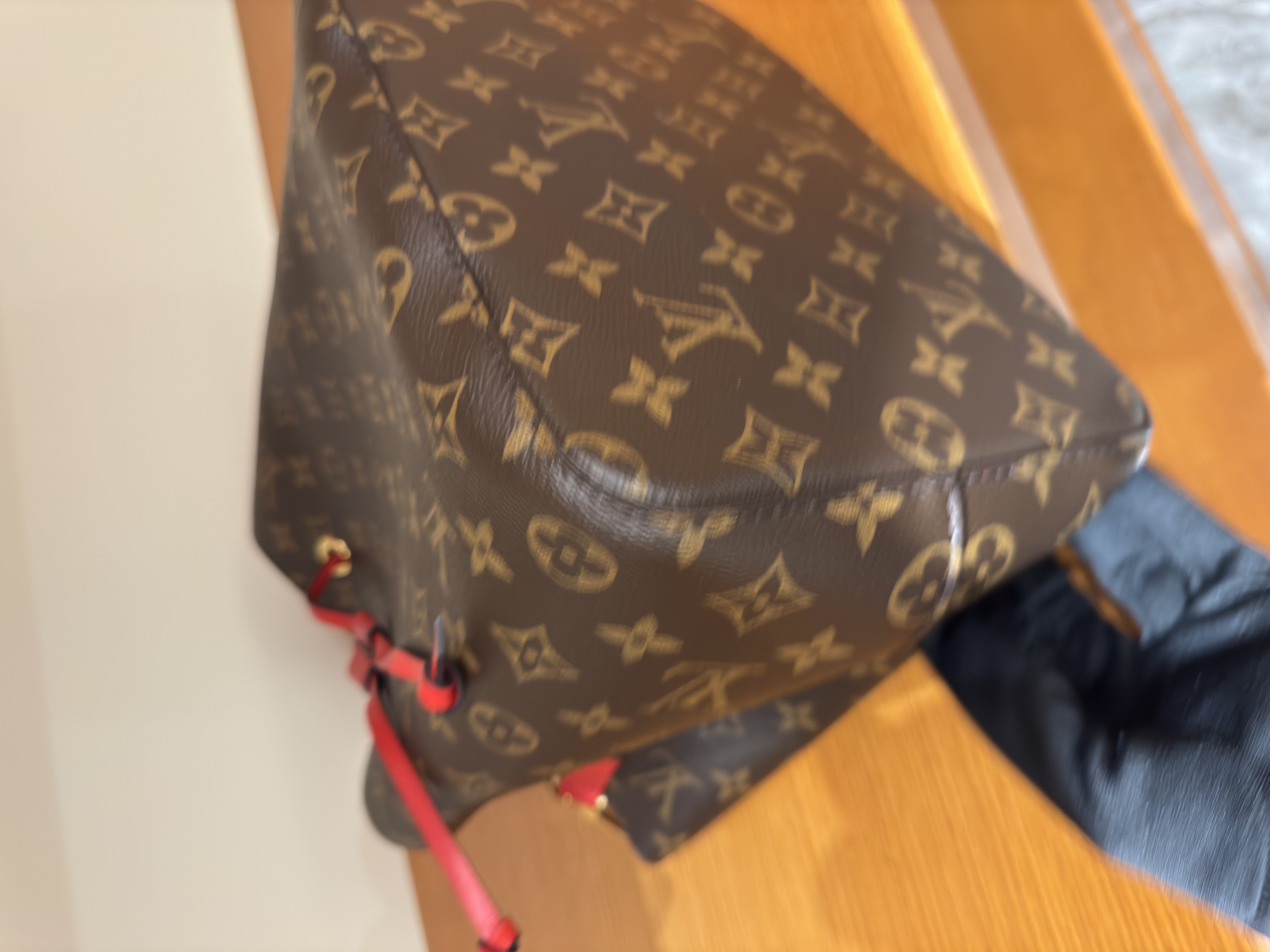 直播貨品 |  [1個-$100 2個-$300］HH23