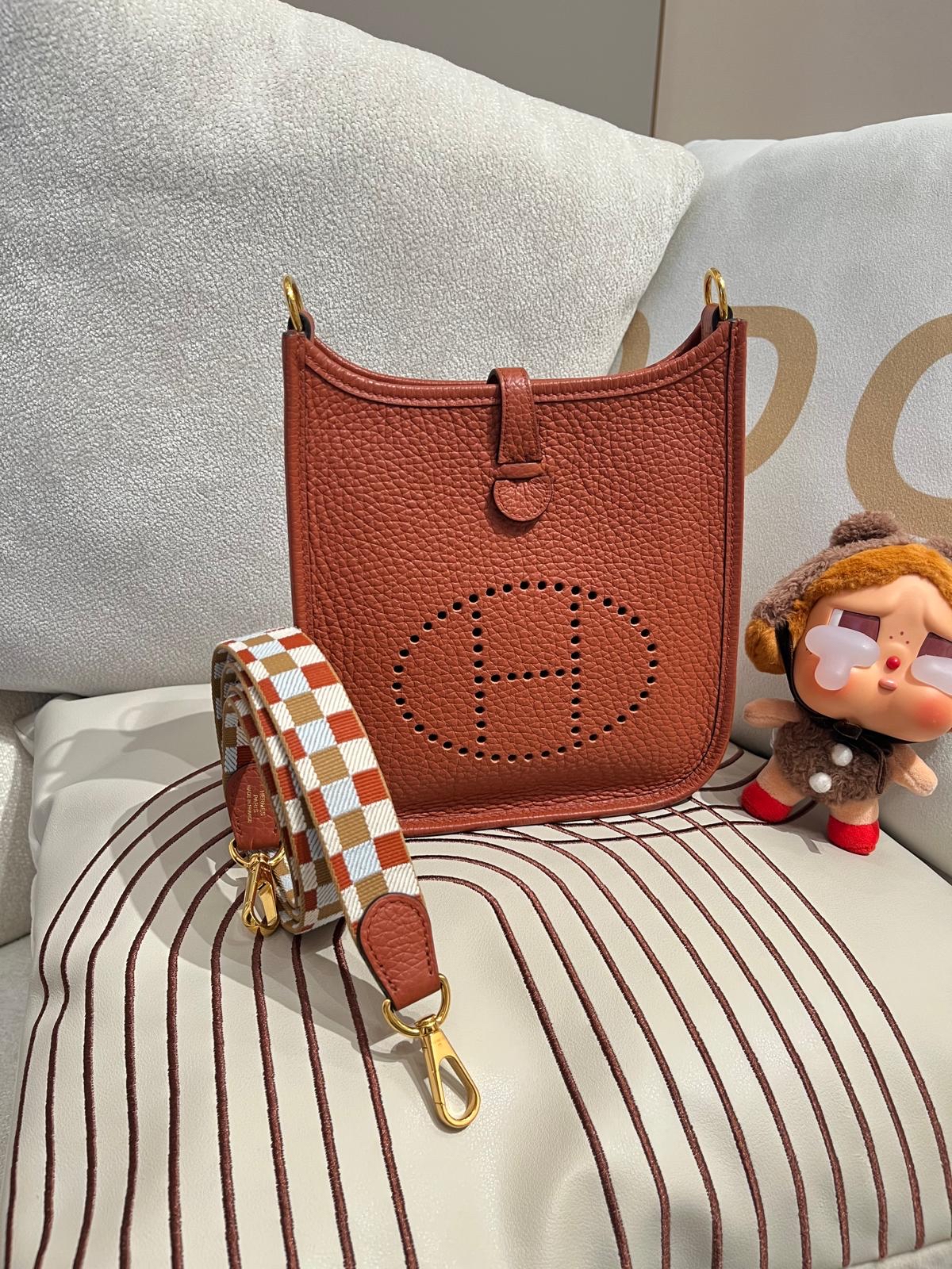 Hermes Mini Evelyne Stamp B 100%Authentic, 95%New ✅Dust bag