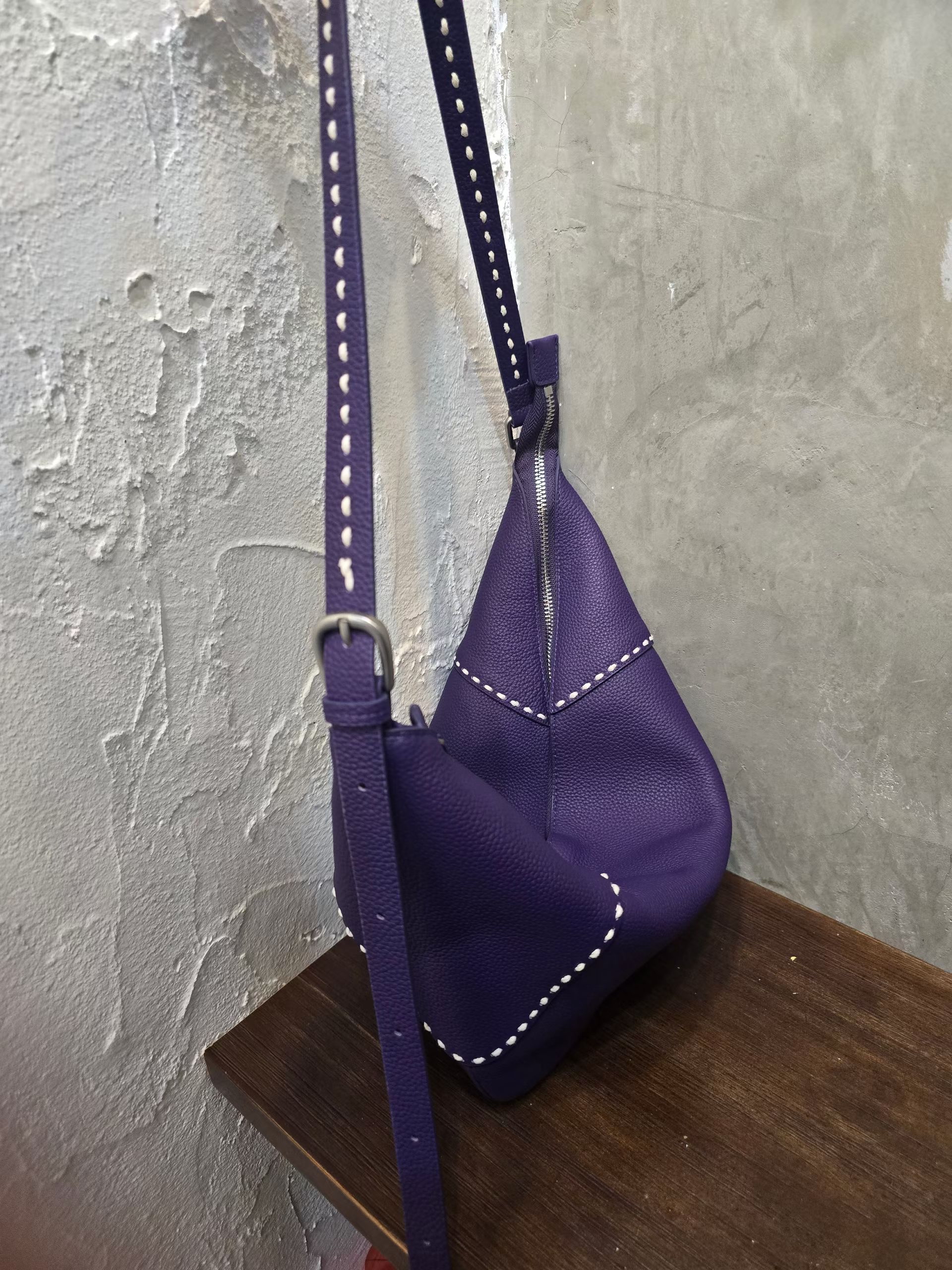 明線軟牛皮包包