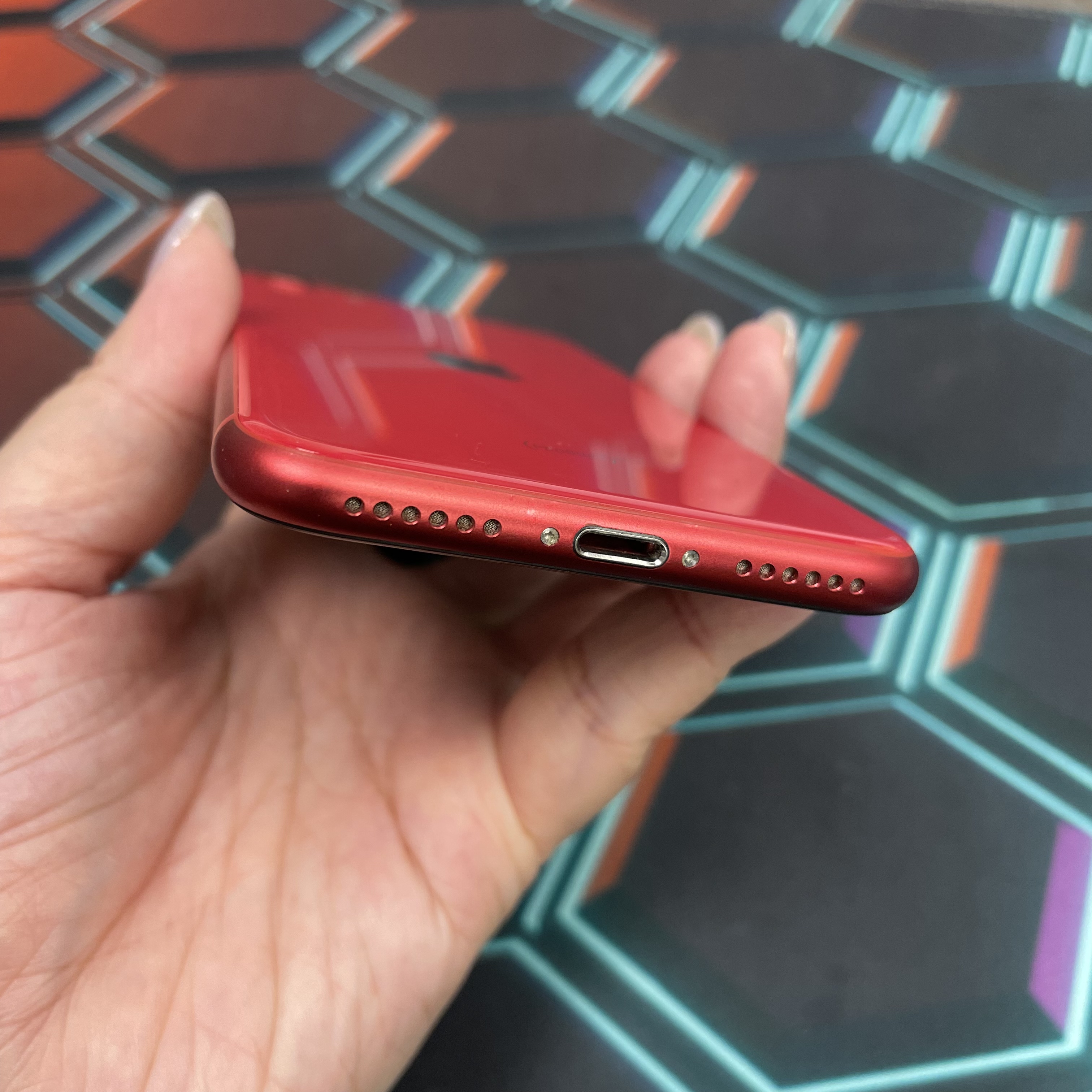 *7046 SE 2 勁靚機 128GB 電75 紅色 red