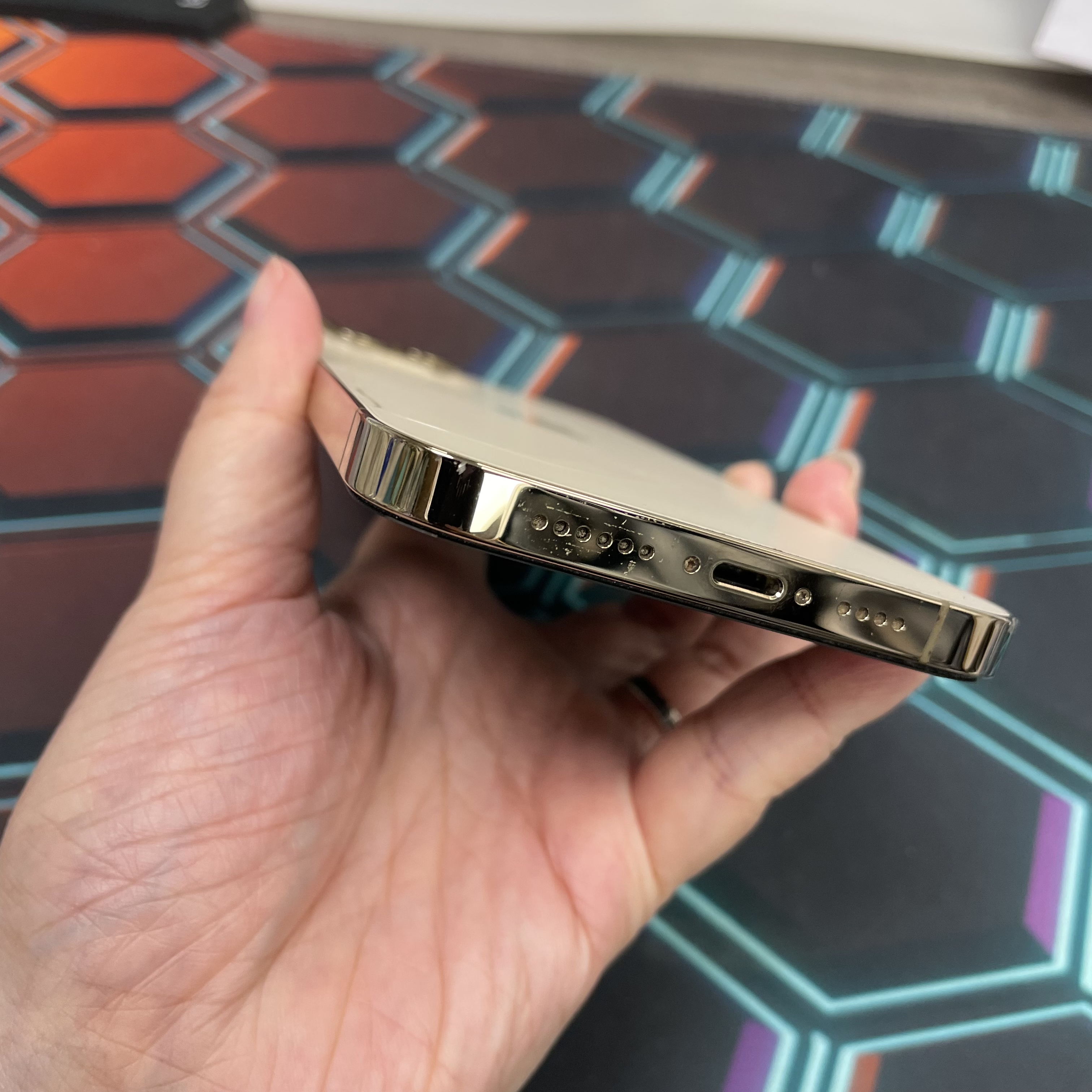 *8269 12 pro max 靚機 128GB 電70 金色 gold