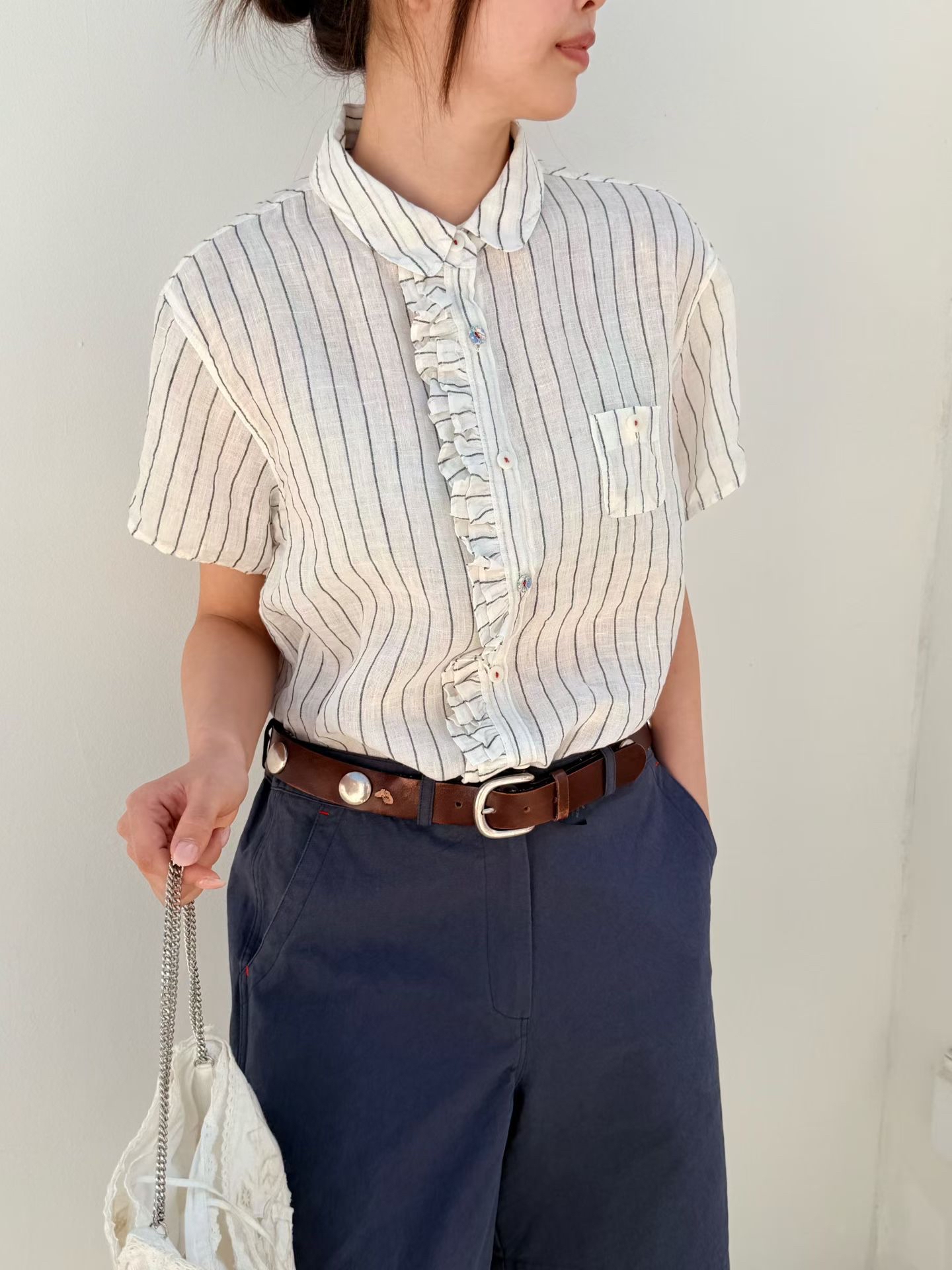 Ruffle details linen shirt