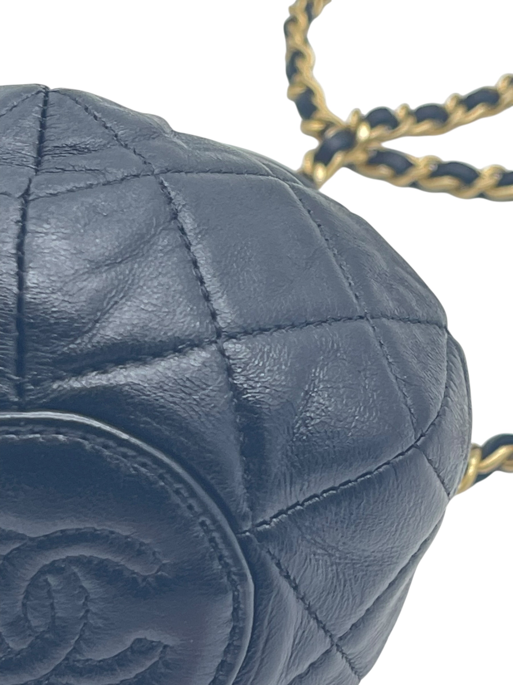 Pre-Owned CHANEL Drawstring CC Round Bucket Clutch with Chain Quilted Mini / Product Code: 26061101