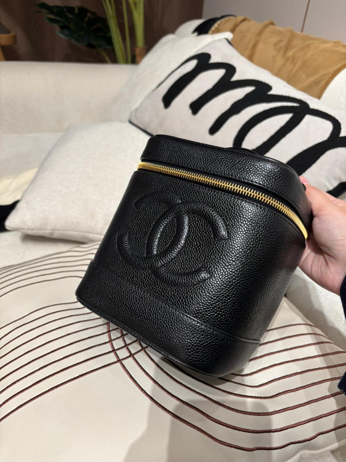 Chanel vanity Vintage 魚子醬牛皮金鏈中古化妝箱 100%Authentic ,95%new ✅7*CARD貼