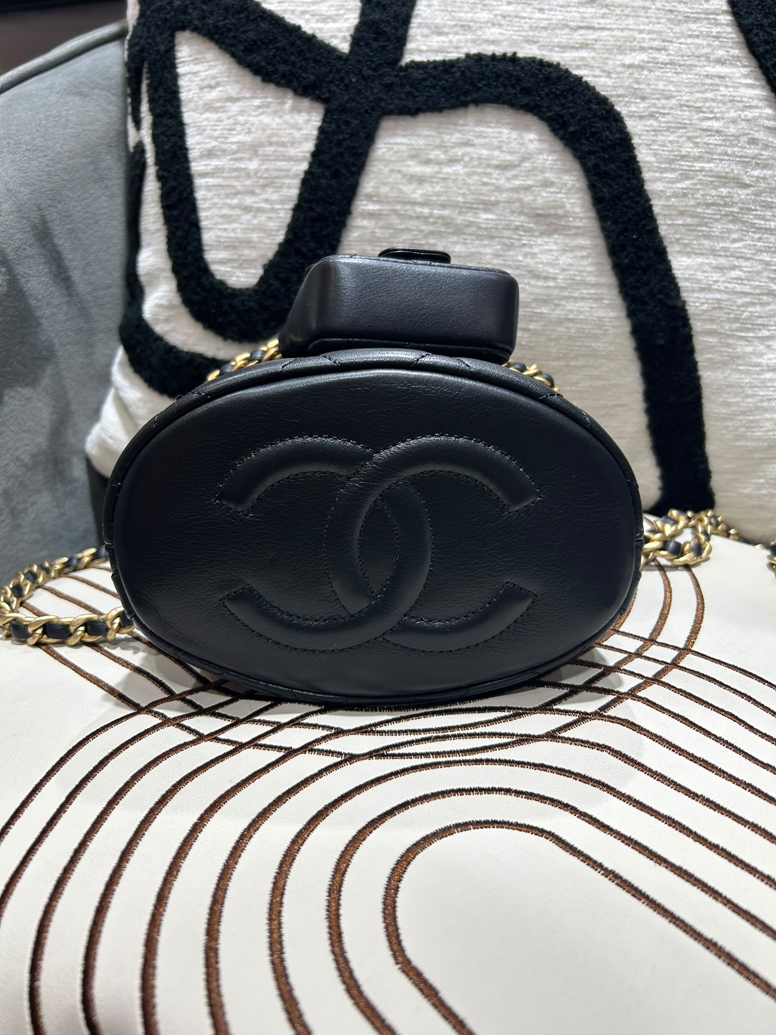 Chanel mini backpack AS3947 黑金迷你背囊 100%Authentic,98%new  ✅晶片✅Dust bag✅box