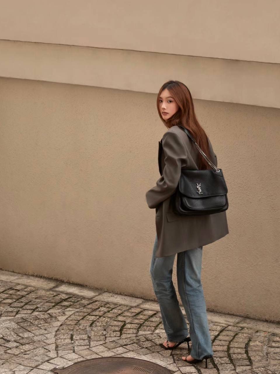 圣罗兰Niki大号粒面羊皮革手袋