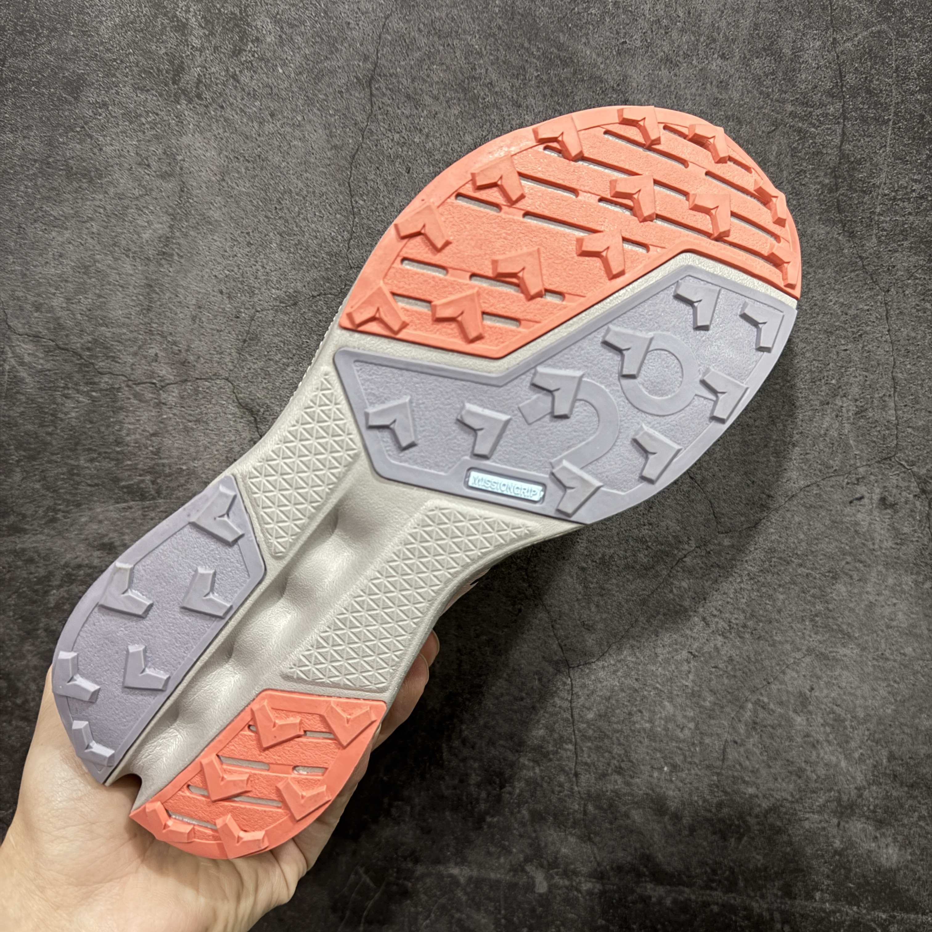 On Cloudsurfer Trail 2 