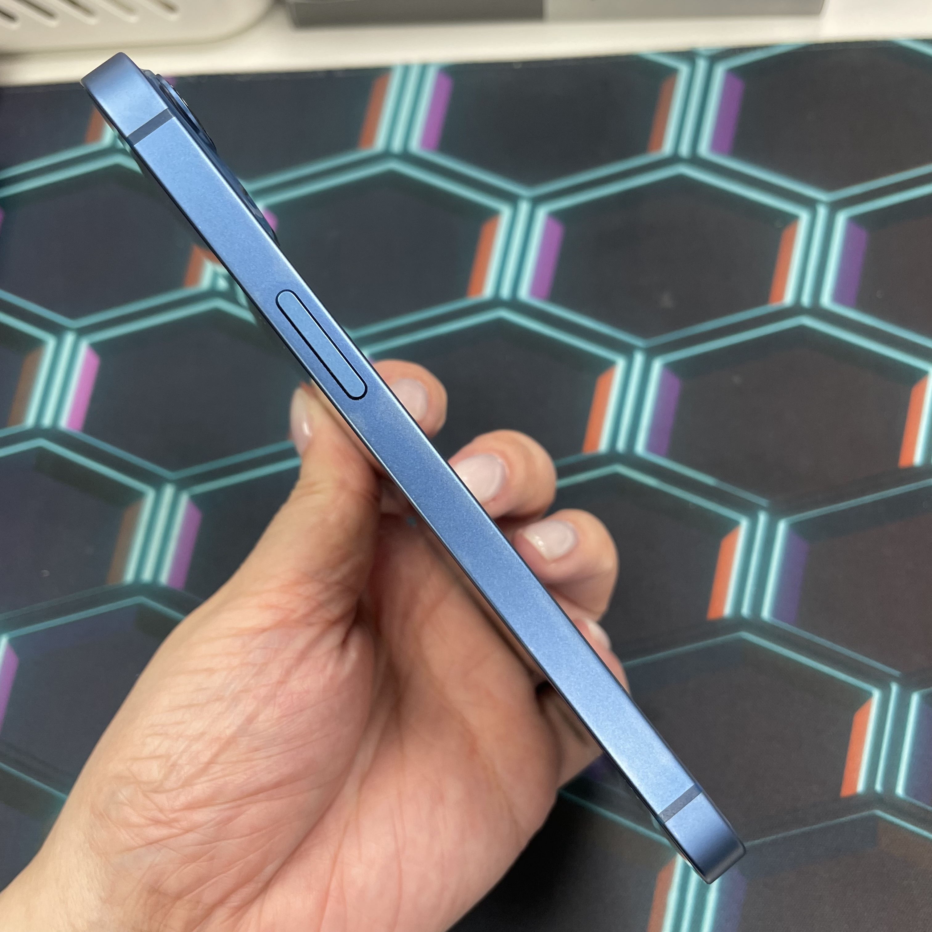 *6475 13 勁靚機 128GB 電73 藍色 blue