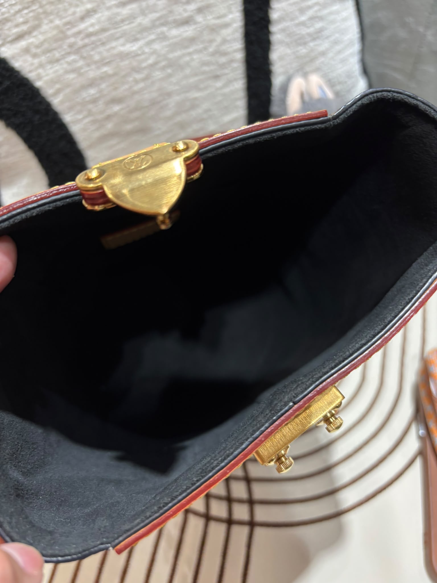 Lv Duffle bag 薯條包 bucket bag M43587 100%Authentic,95%new✅dust bag