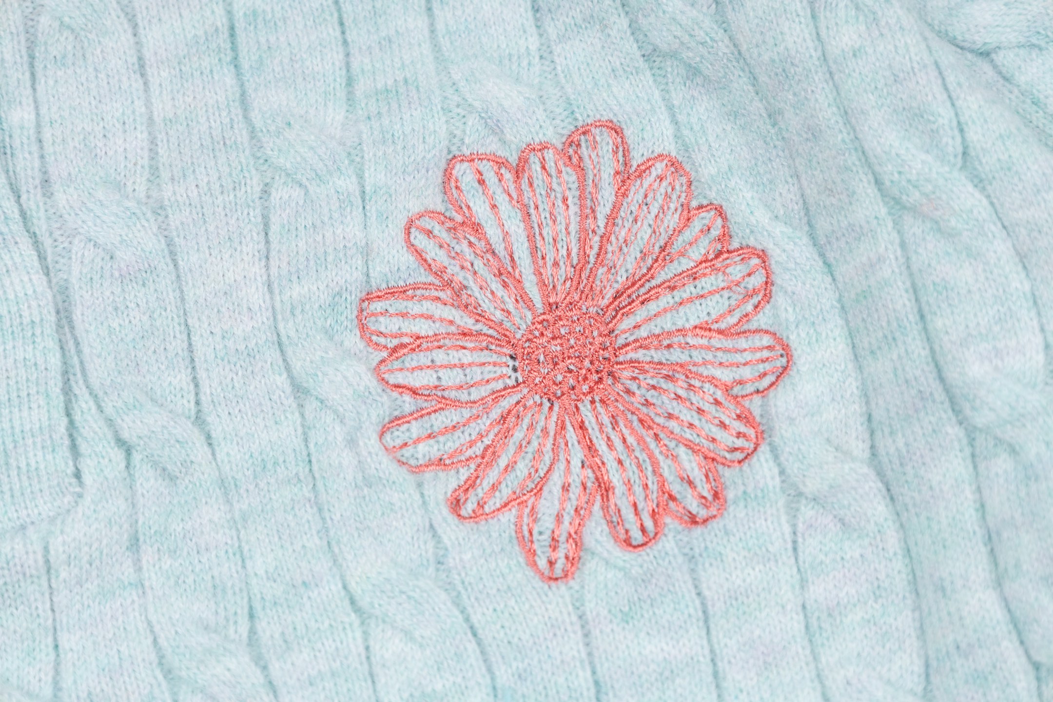 Mardi Mercredi Flower Embroidery Cable Short Sleeve Knit