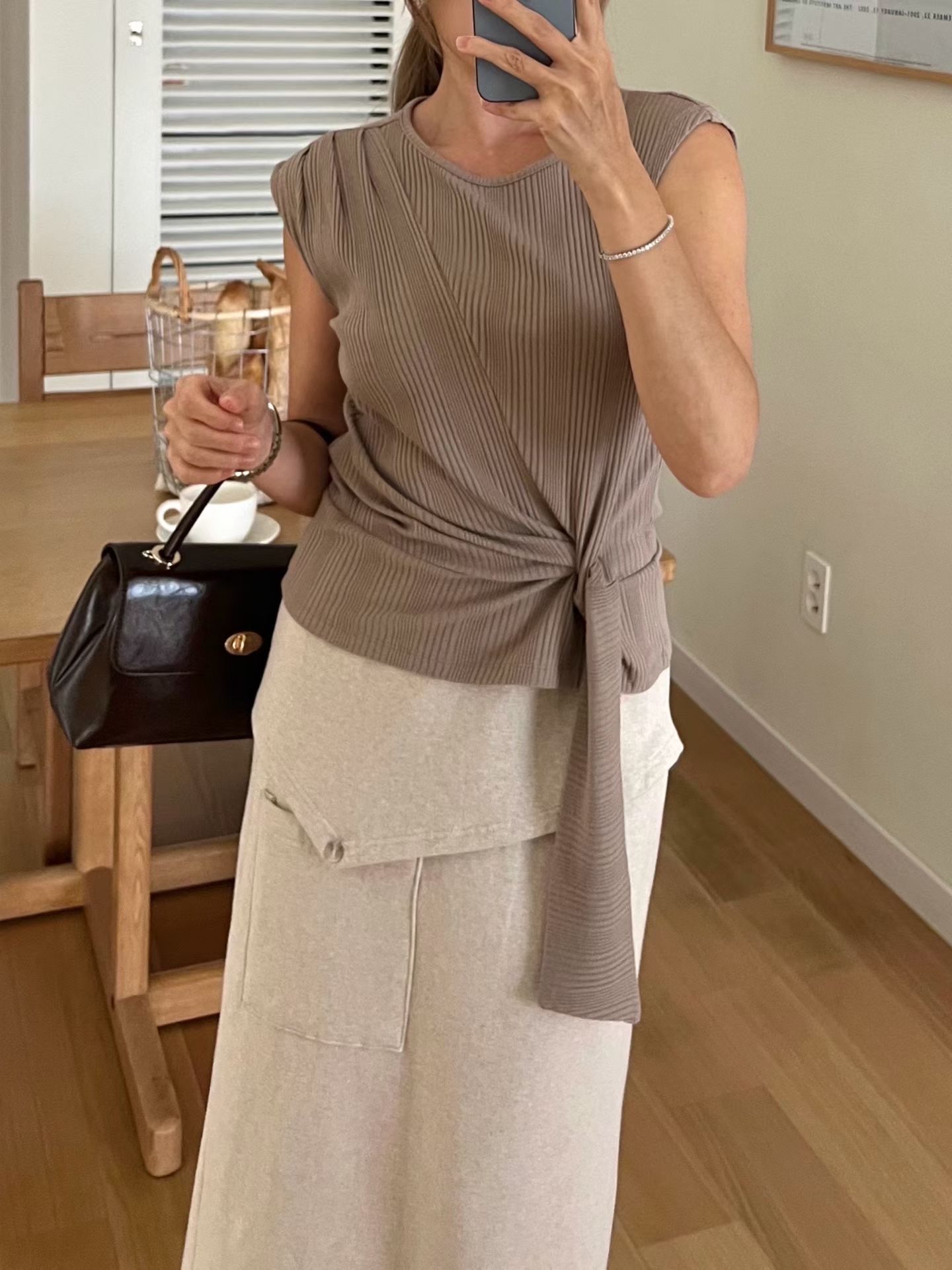 B18 側綁直紋背心