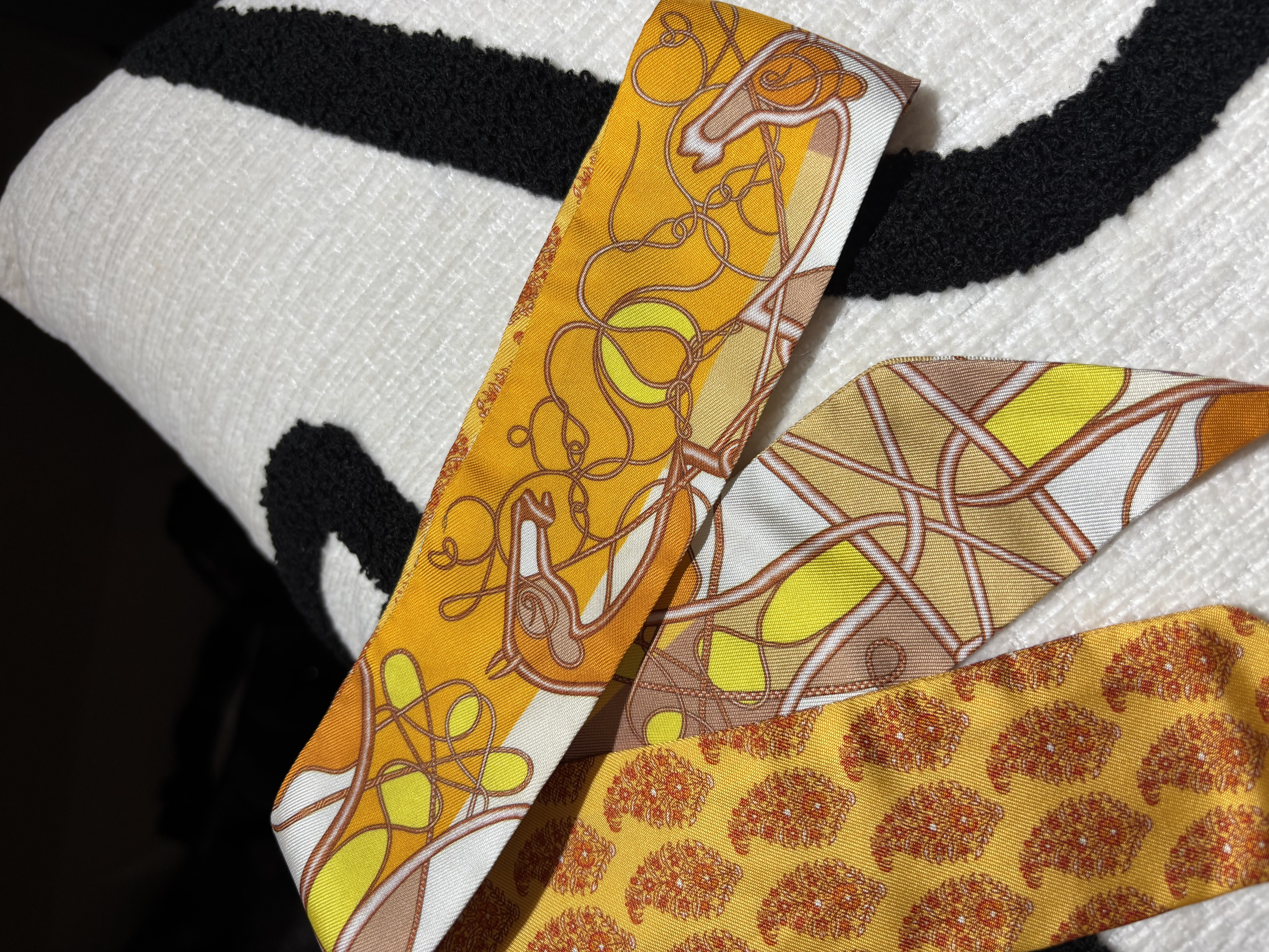 Hermes Twilly 100%silk 100%Authentic,99%new ✅box 