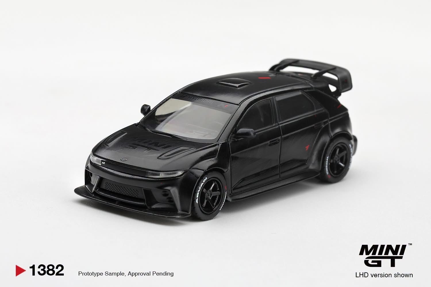 （預訂 Pre Order) MINI GT  ( MGT01382-L ) Hyundai Ioniq 5N RS-01T Stealth