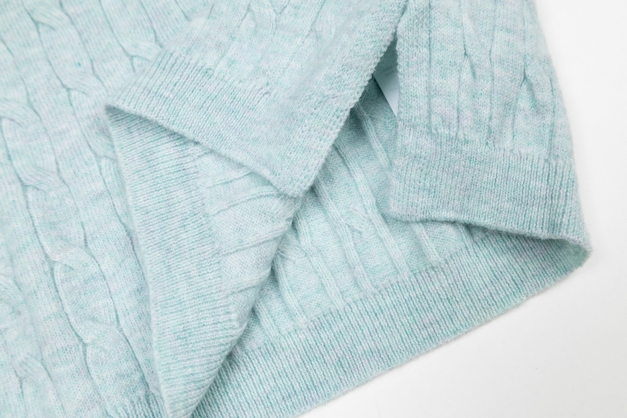 Mardi Mercredi Flower Embroidery Cable Short Sleeve Knit