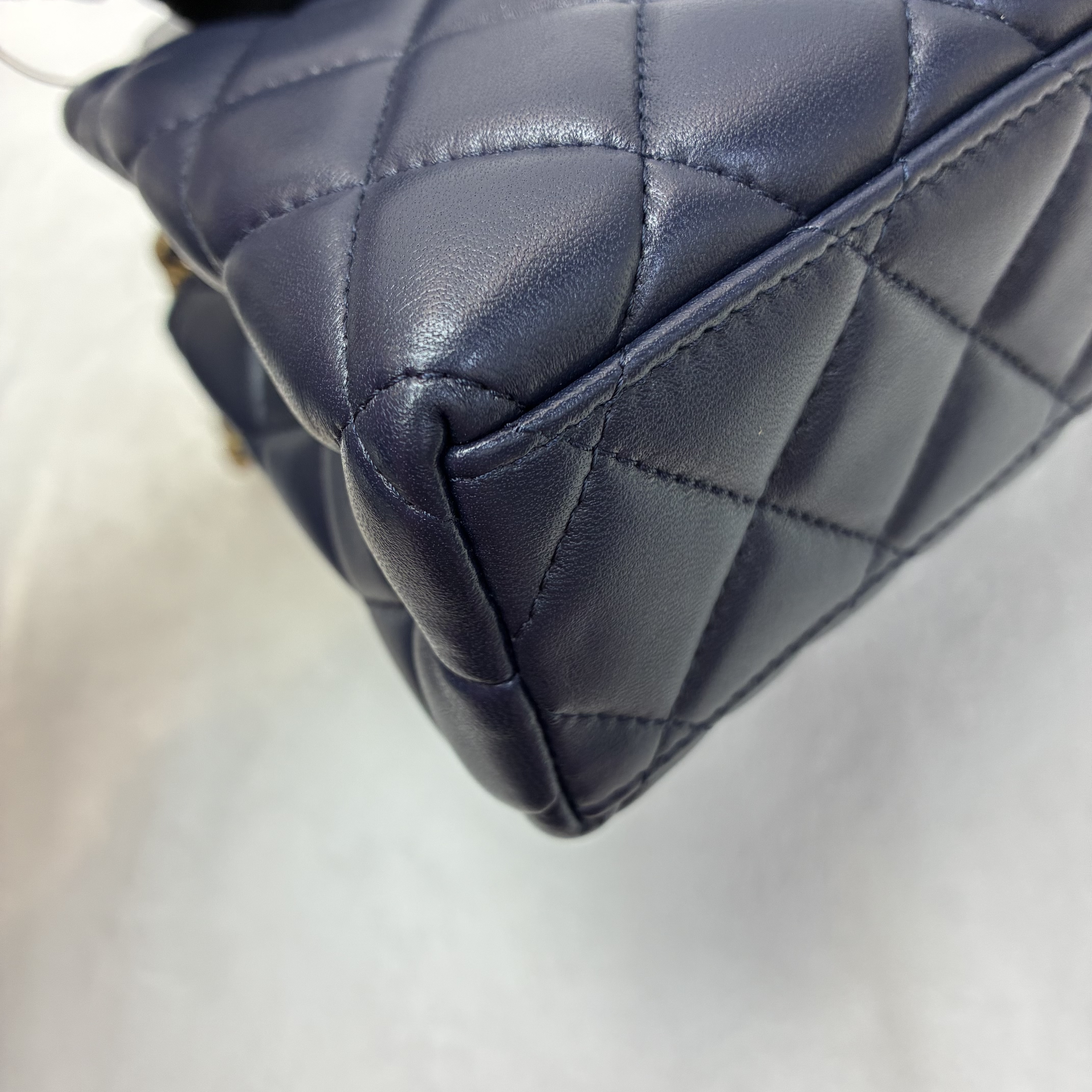 Chanel Kelly Top Handle nano size 海軍藍羊皮