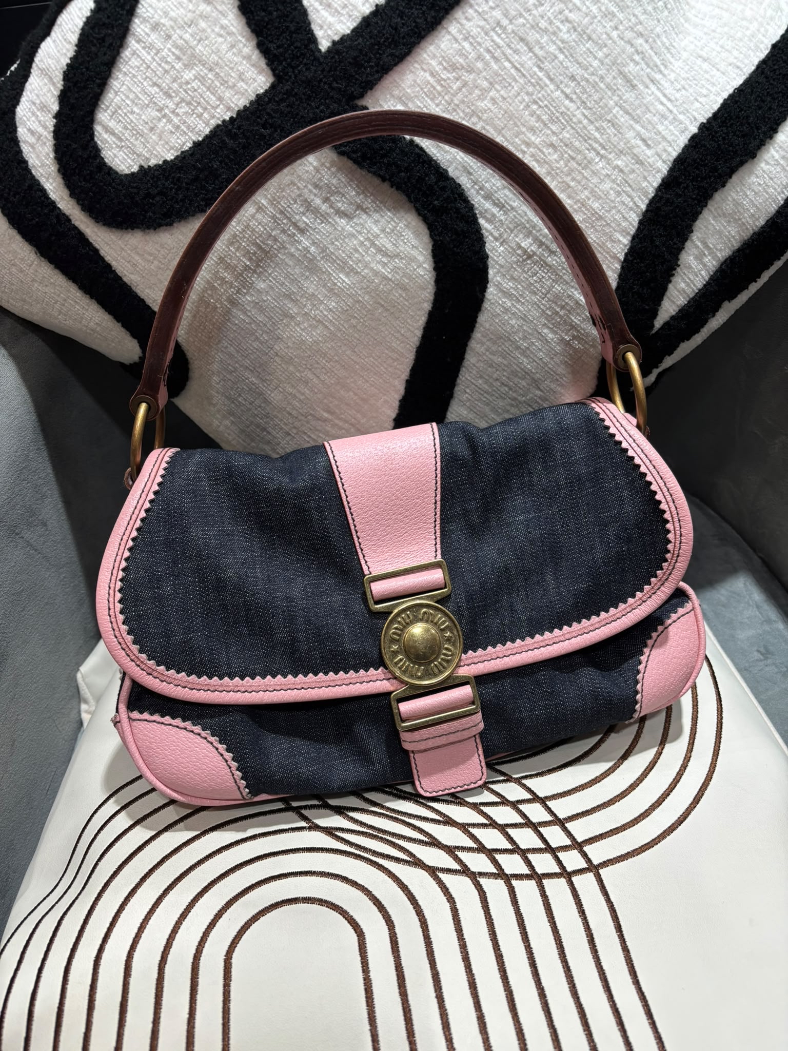 Miu miu denim 牛仔布牛皮shoulder bag    100%Authentic, 95%New ✅Dust bag