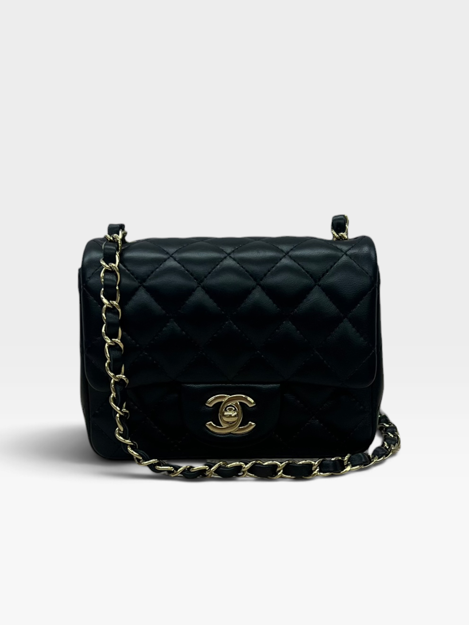 Pre-Owned Chanel Mini Classic Flap/ Product Code: 