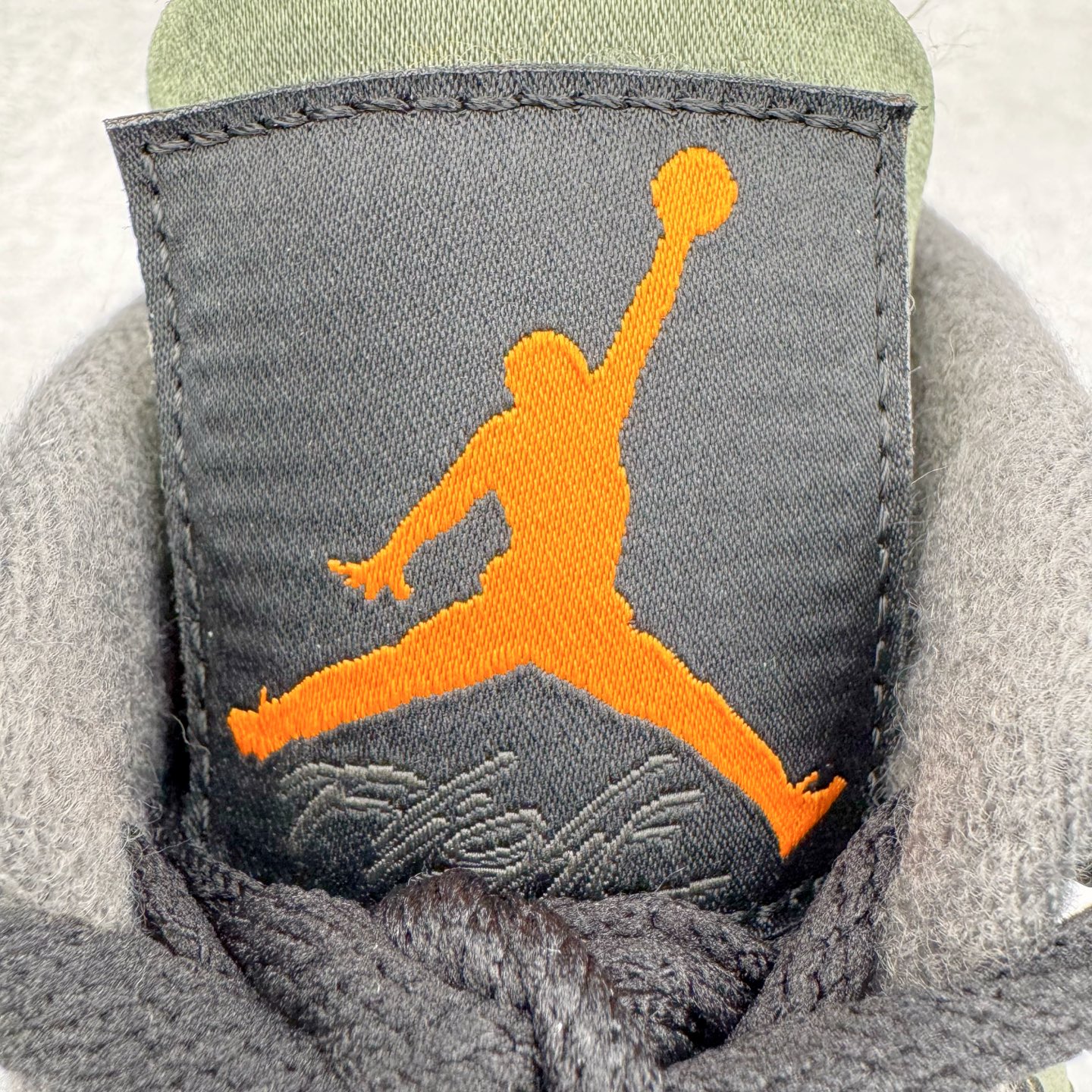 Undefeated x Nike Air Jordan 4 Retro IB1519-200