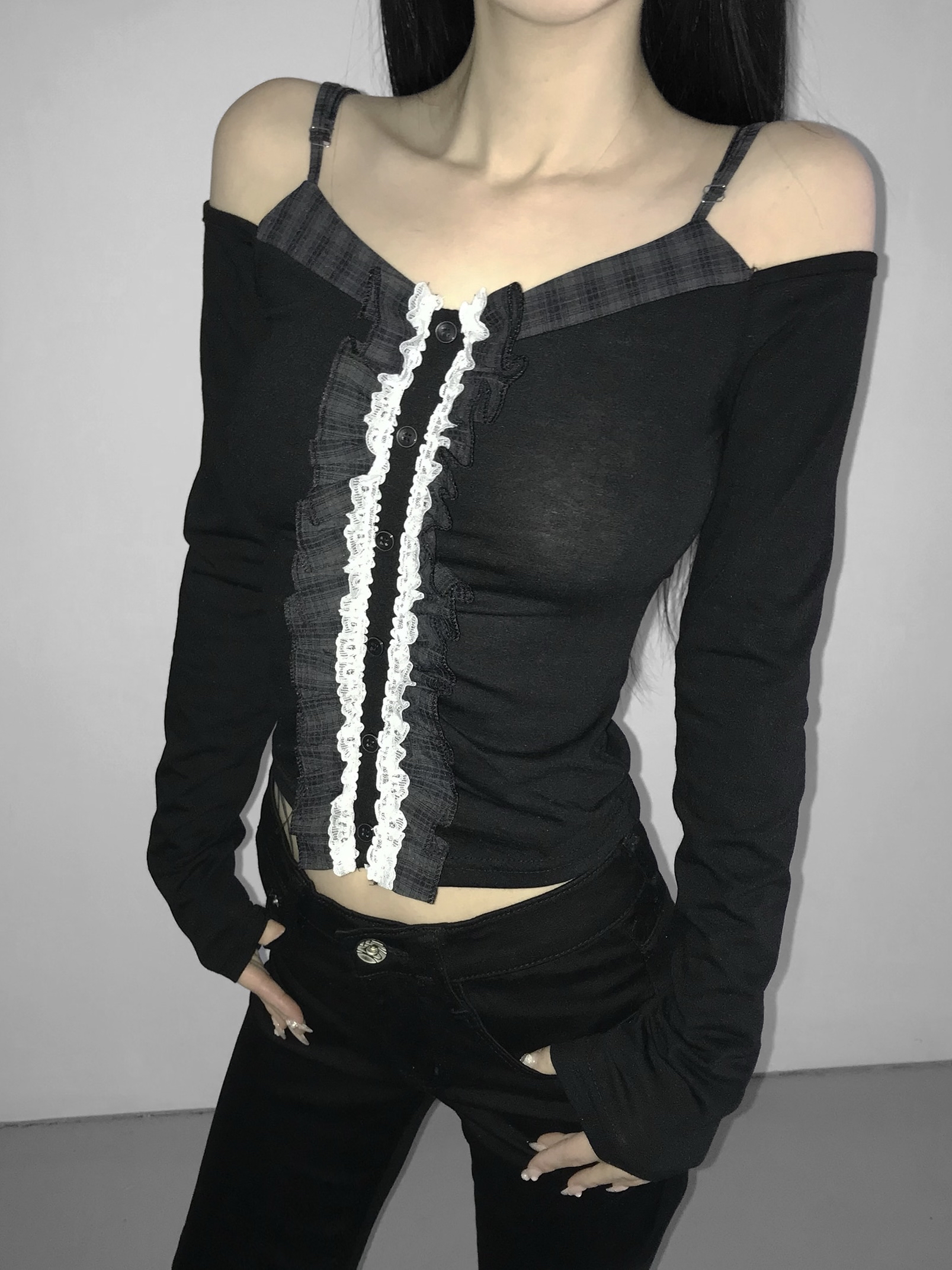 Contrast Lace Ruffle Off-Shoulder Top