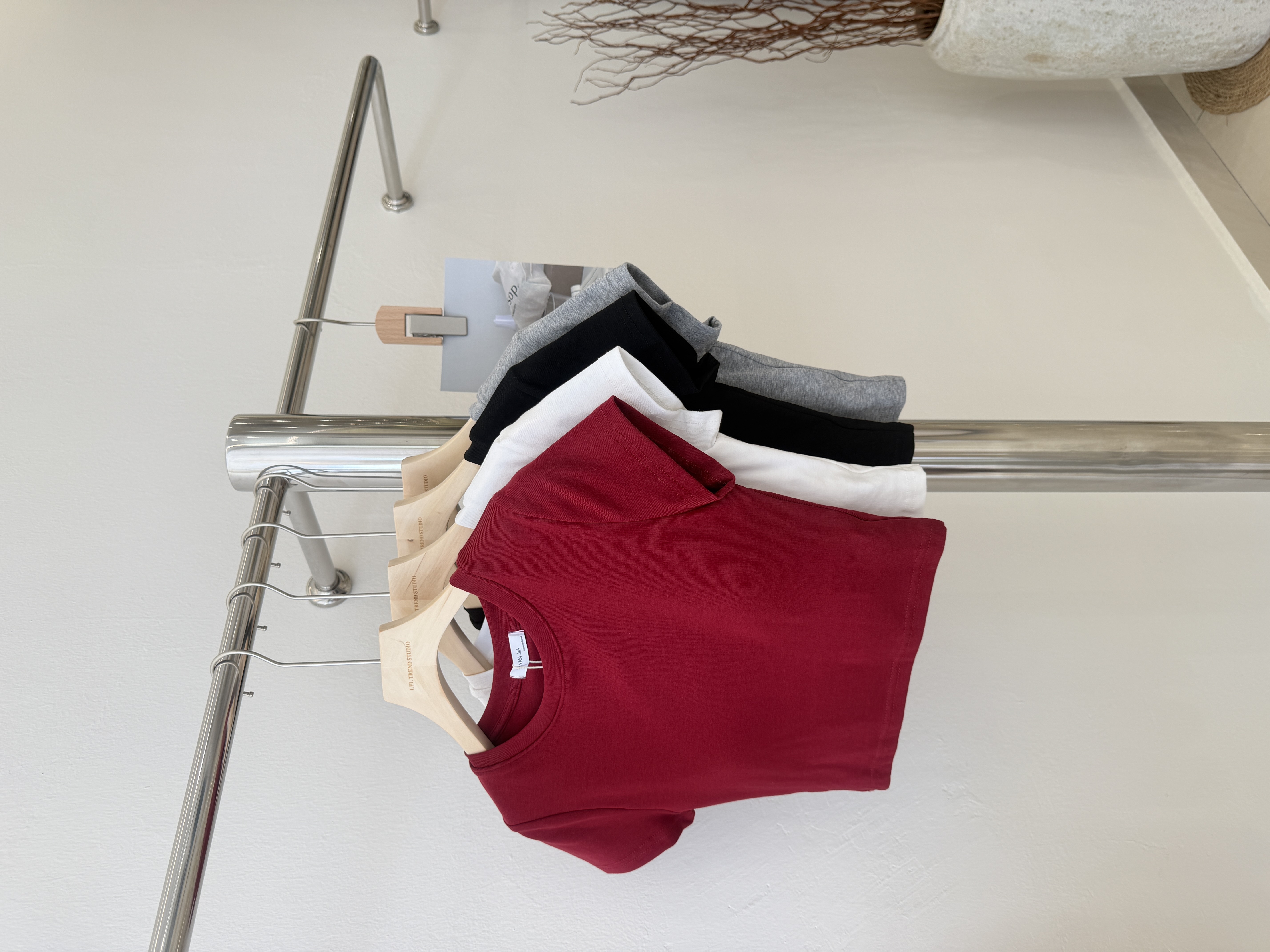 6718 爆款百搭胸垫短袖