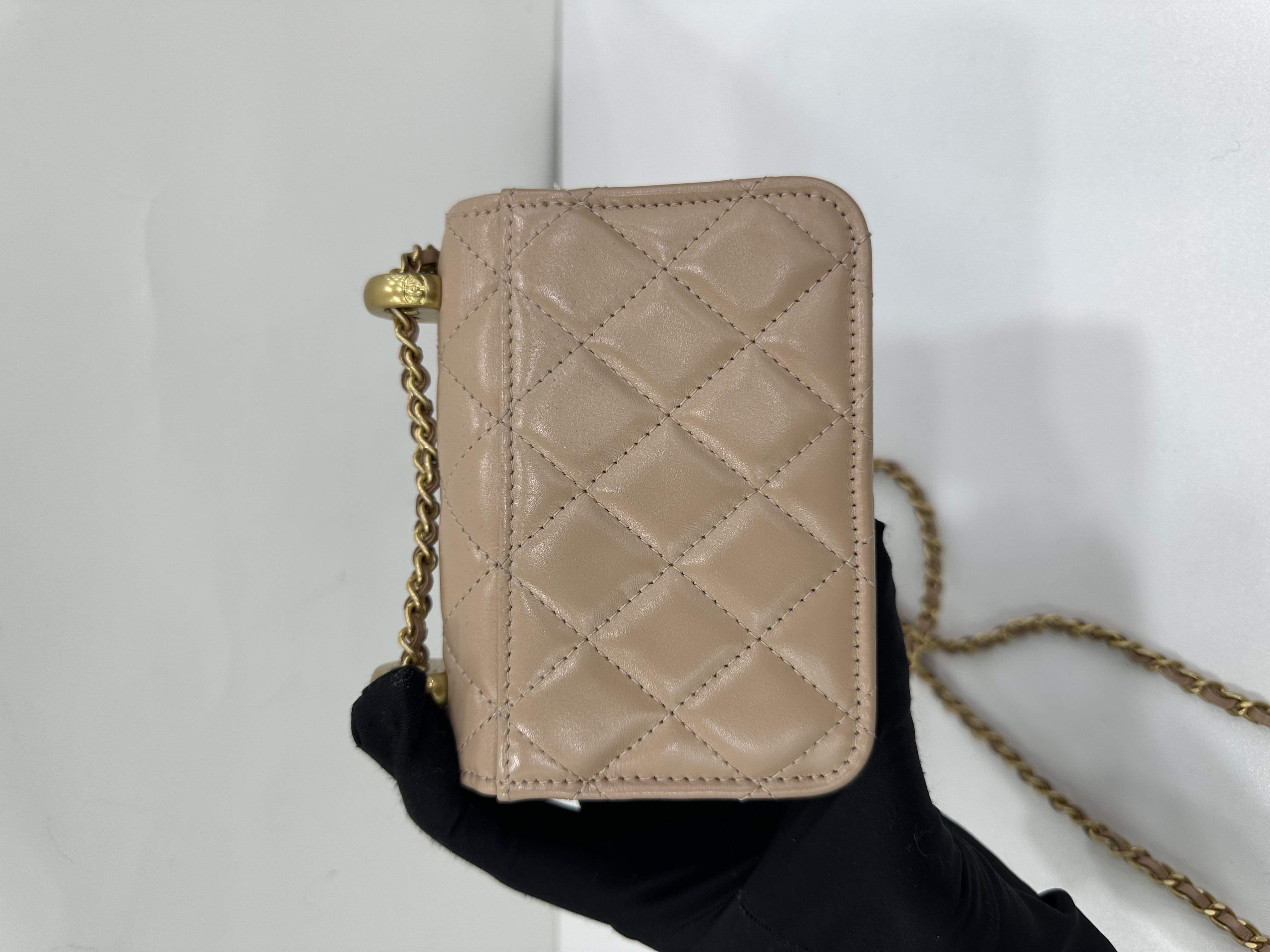 直播貨品 |  [1個-$100 2個-$300］GG77