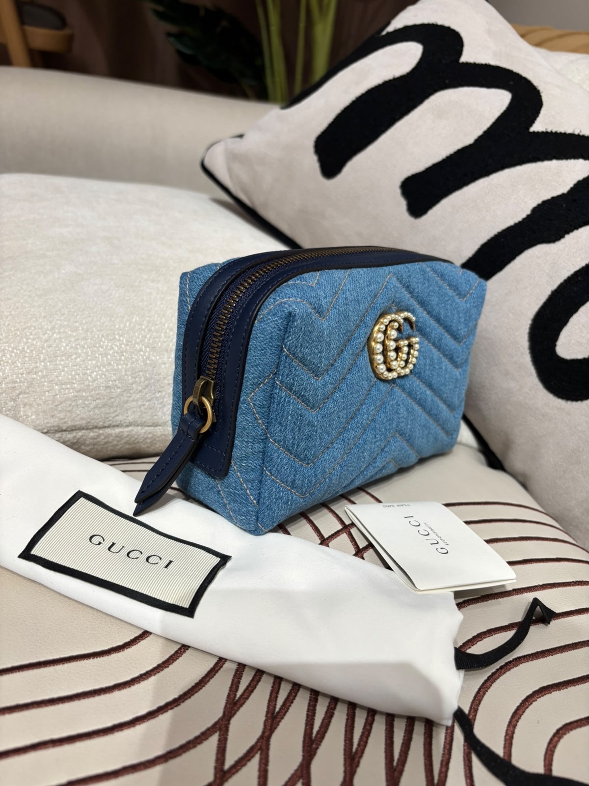 Gucci GG 牛仔布化妝袋 100%Authentic ,未使用品 ✅booklet✅塵袋