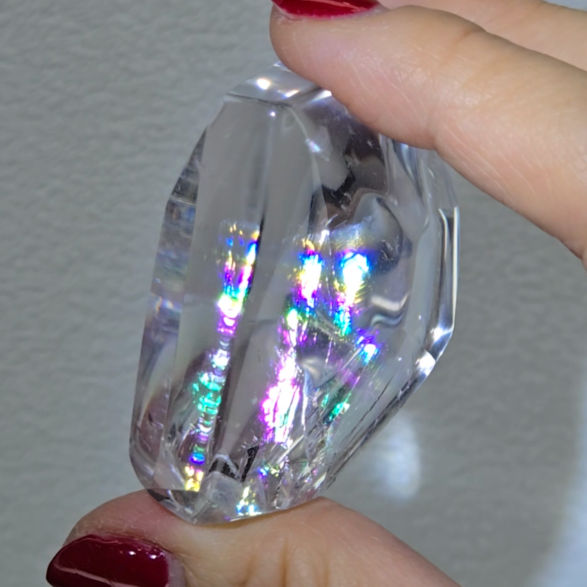 Rainbow quartz with glass-like clarity - CQ14