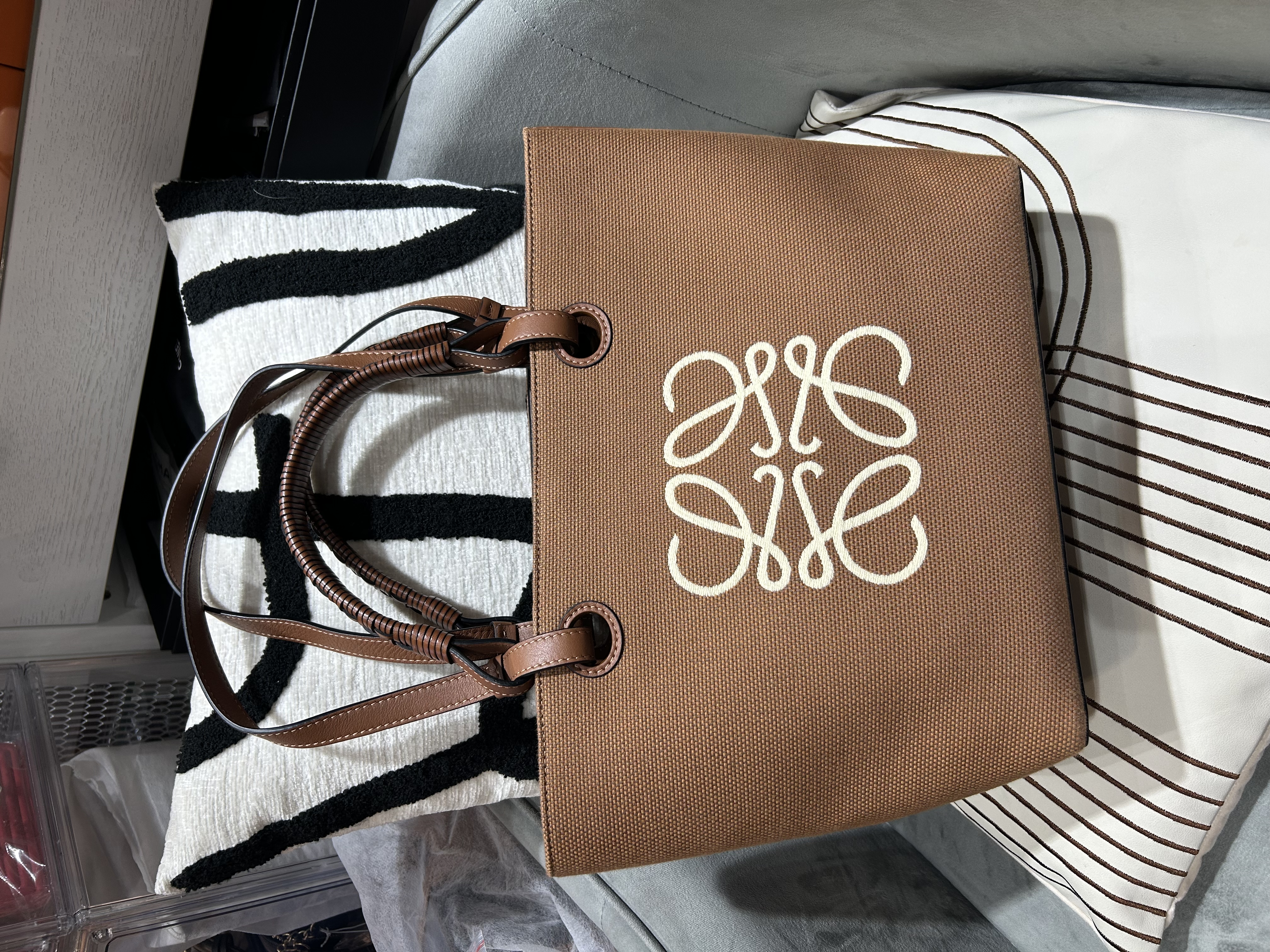 LOEWE Anagram 2 way bag tote shoulder bag Tan 100%Authentic, 98%anew ✅Dust bag