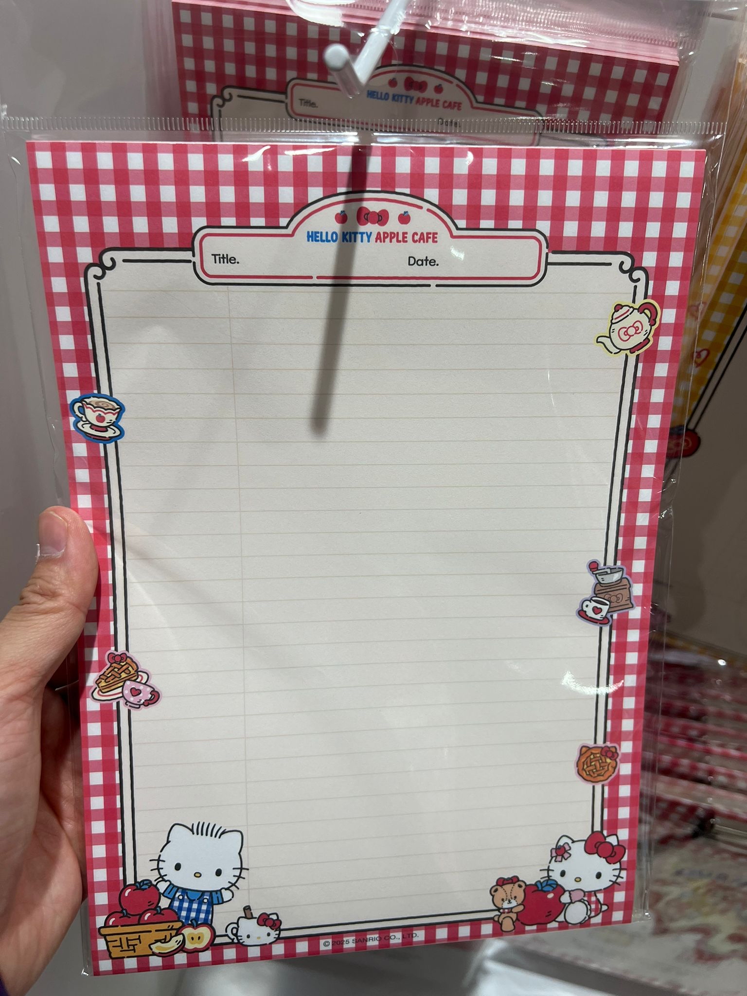 Hello Kitty Apple Cafe 單行紙