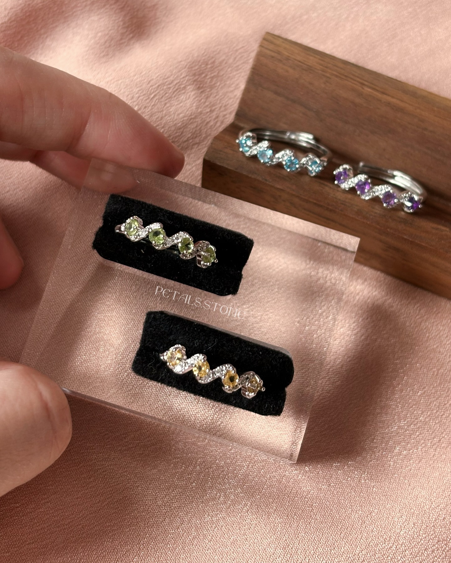 ✳︎𝕃𝕚𝕥𝕥𝕝𝕖 𝕨𝕒𝕧𝕖 ℝ𝕚𝕟𝕘𝕤✳︎