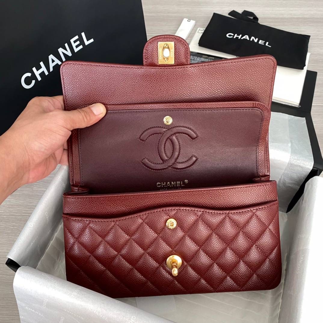 CF枣红金25cm❤️‍🩹 我们家的货出来就是风靡全网 独家正品原厂皮渠道货、荔枝纹银扣出货啦！ 独家渠道货，真正的进口原厂货，正品工艺品质，我们确保所有材料，五金，车线，油边都达到正品百分百的原厂渠道材料，连味道都能一样‼️🔥