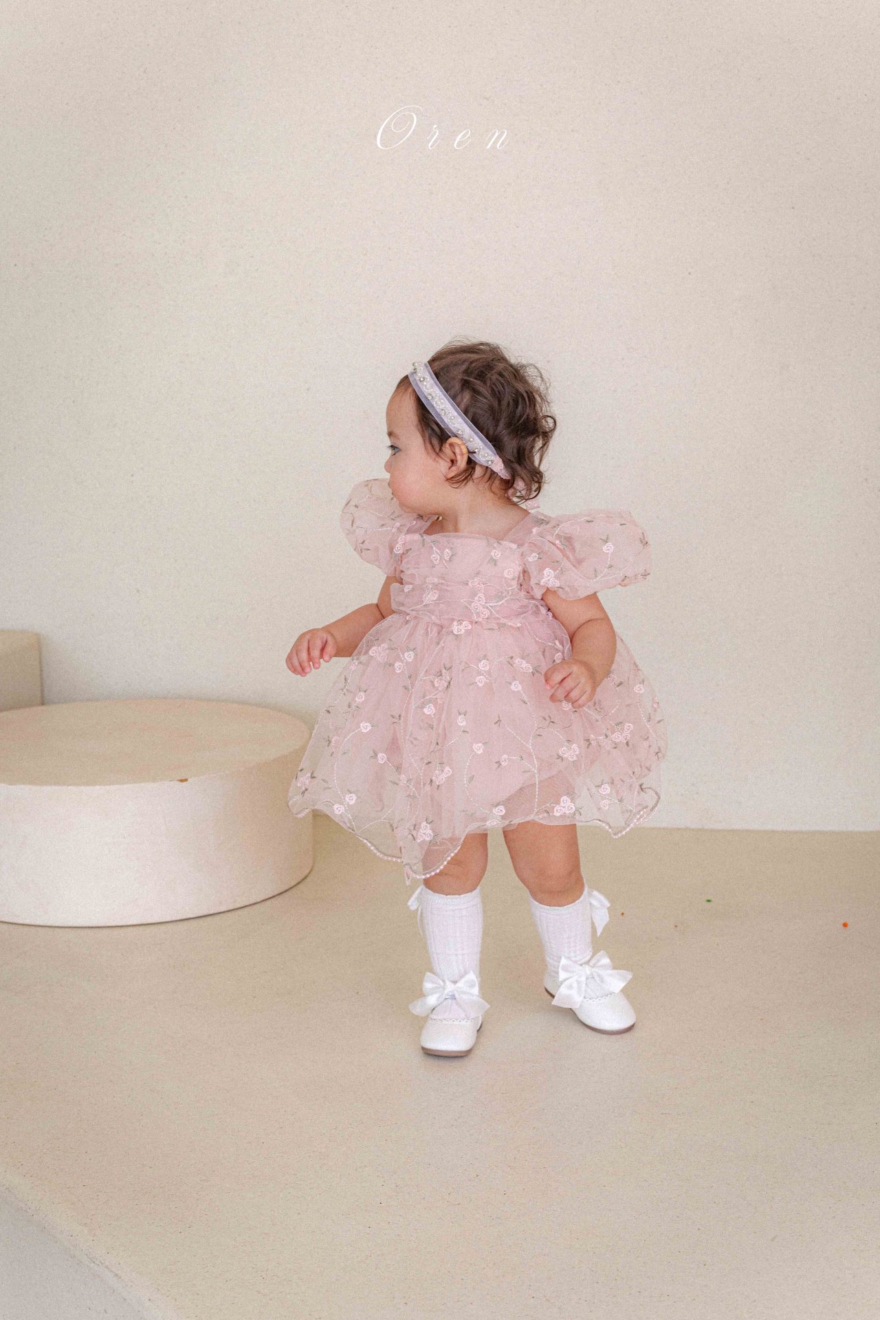 ☀️預訂 韓國直送☀️🇰🇷Oren Roslyn Bloom兩色花卉刺繡泡泡袖包屁裙/連身裙