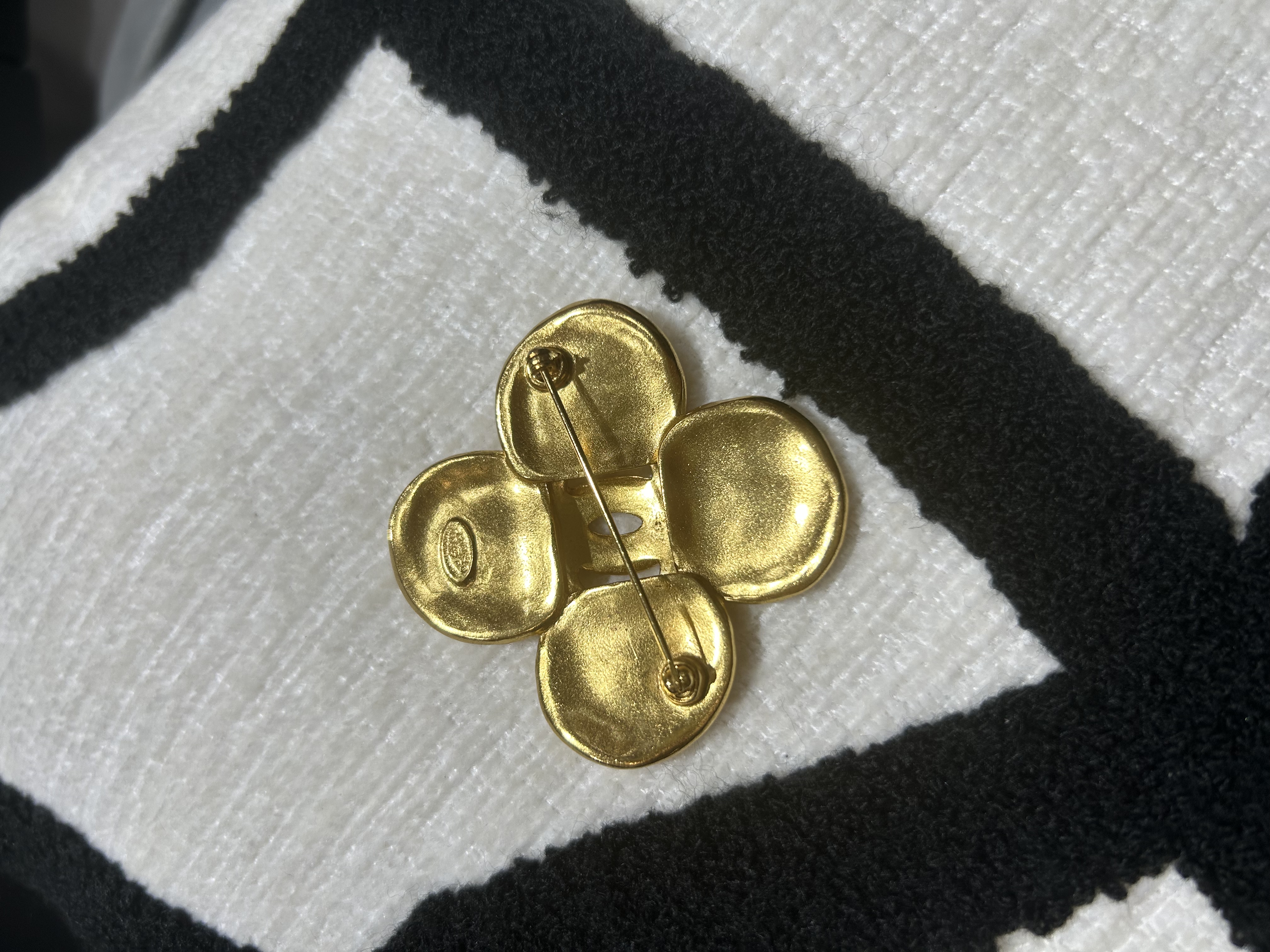 Chanel 四葉草胸針 Brooch 100%Authentic, 98%New