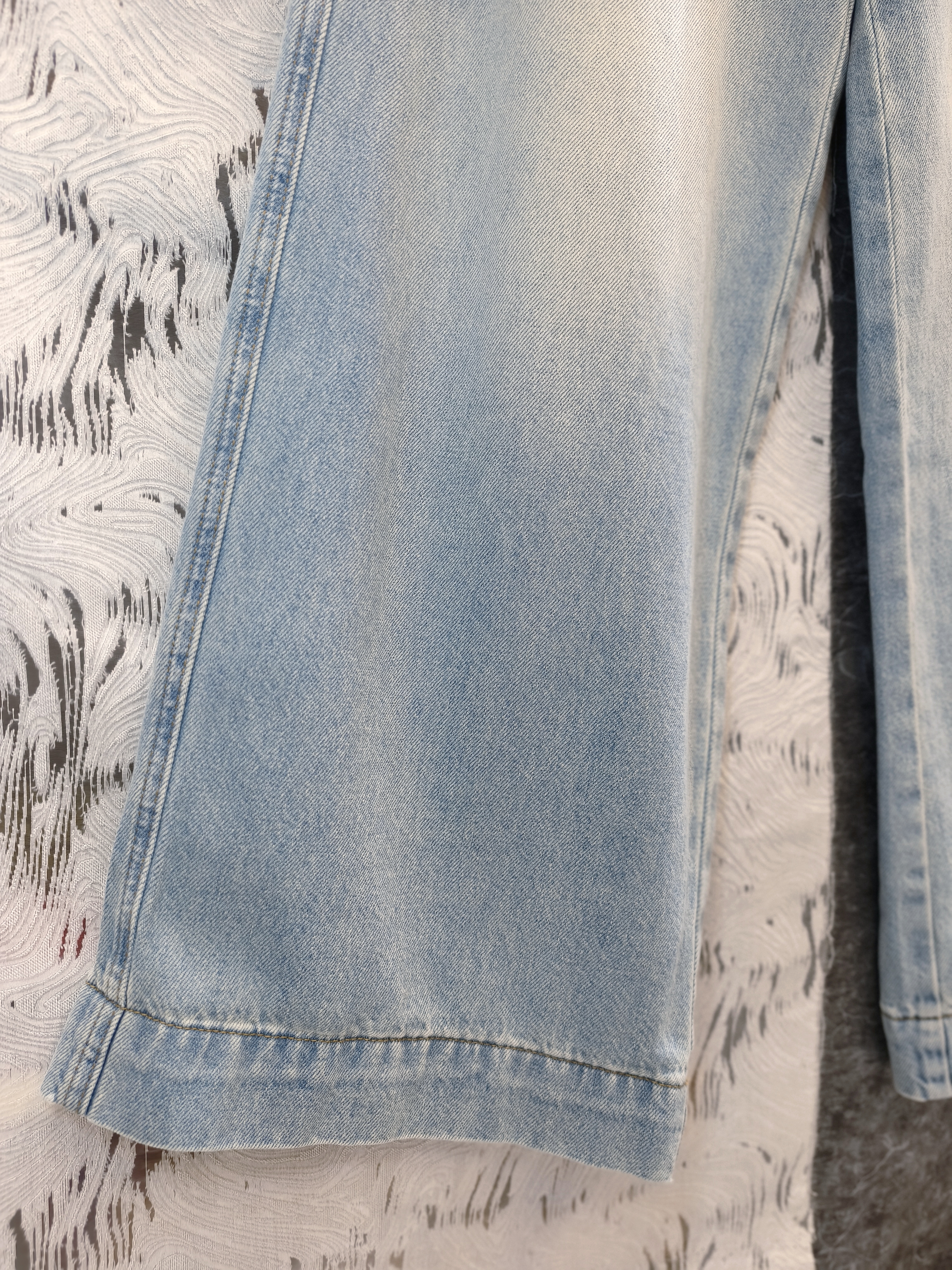 洗白闊筒牛仔褲