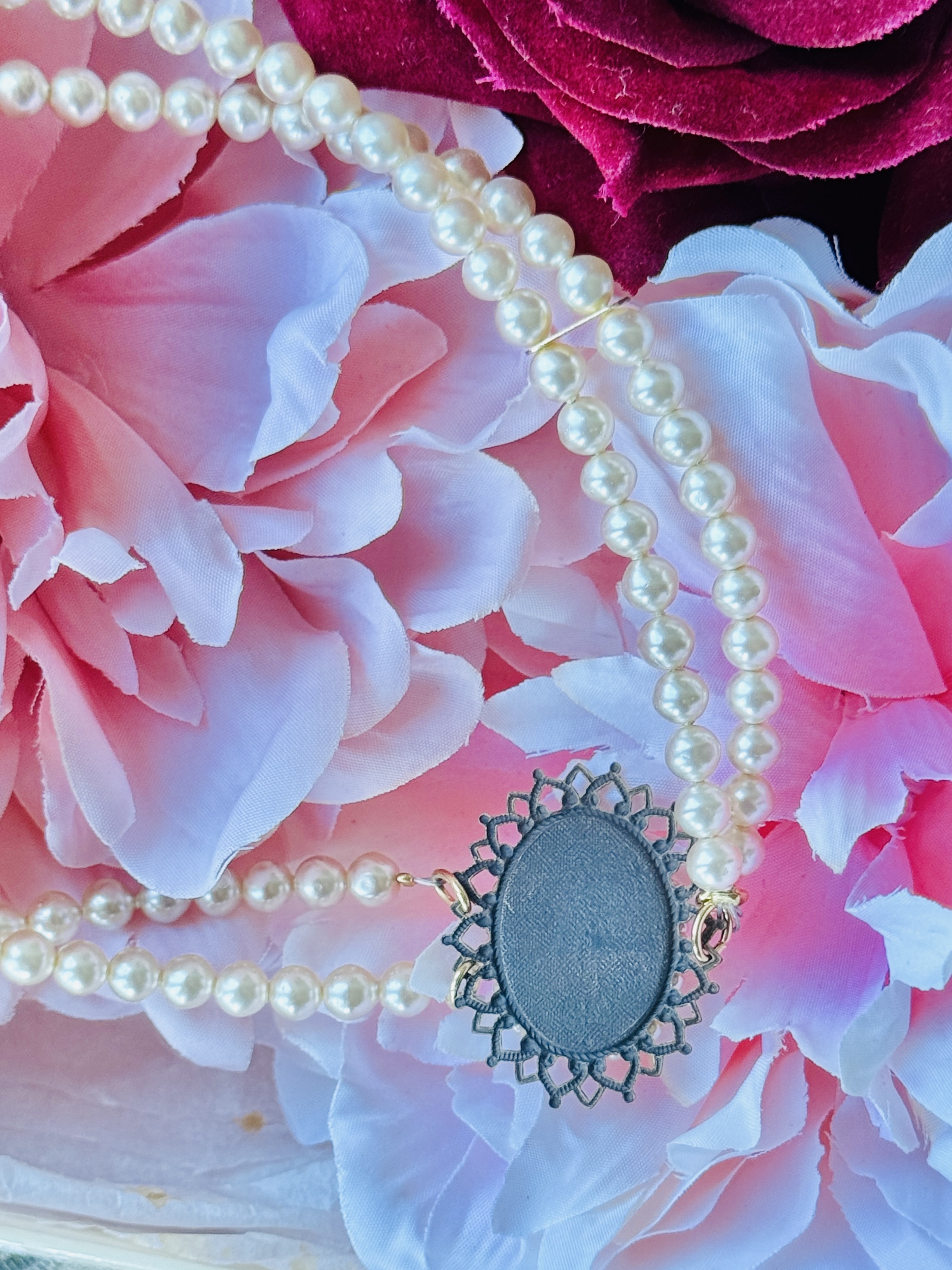 Vintage Recomposed Czechoslovakian Double-Row Glass Pearl Choker with Daisy Pendant (NZ122)