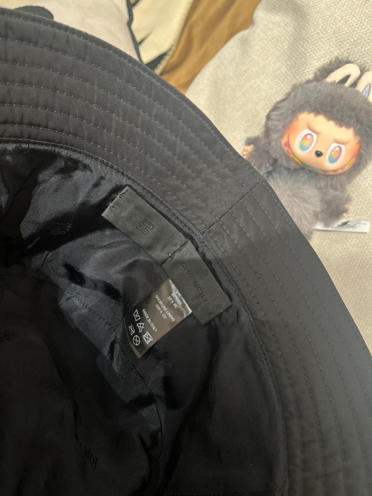 GIVENCHY BUCKET HAT NYLON 帽100%Authentic,UNUSED未使用品