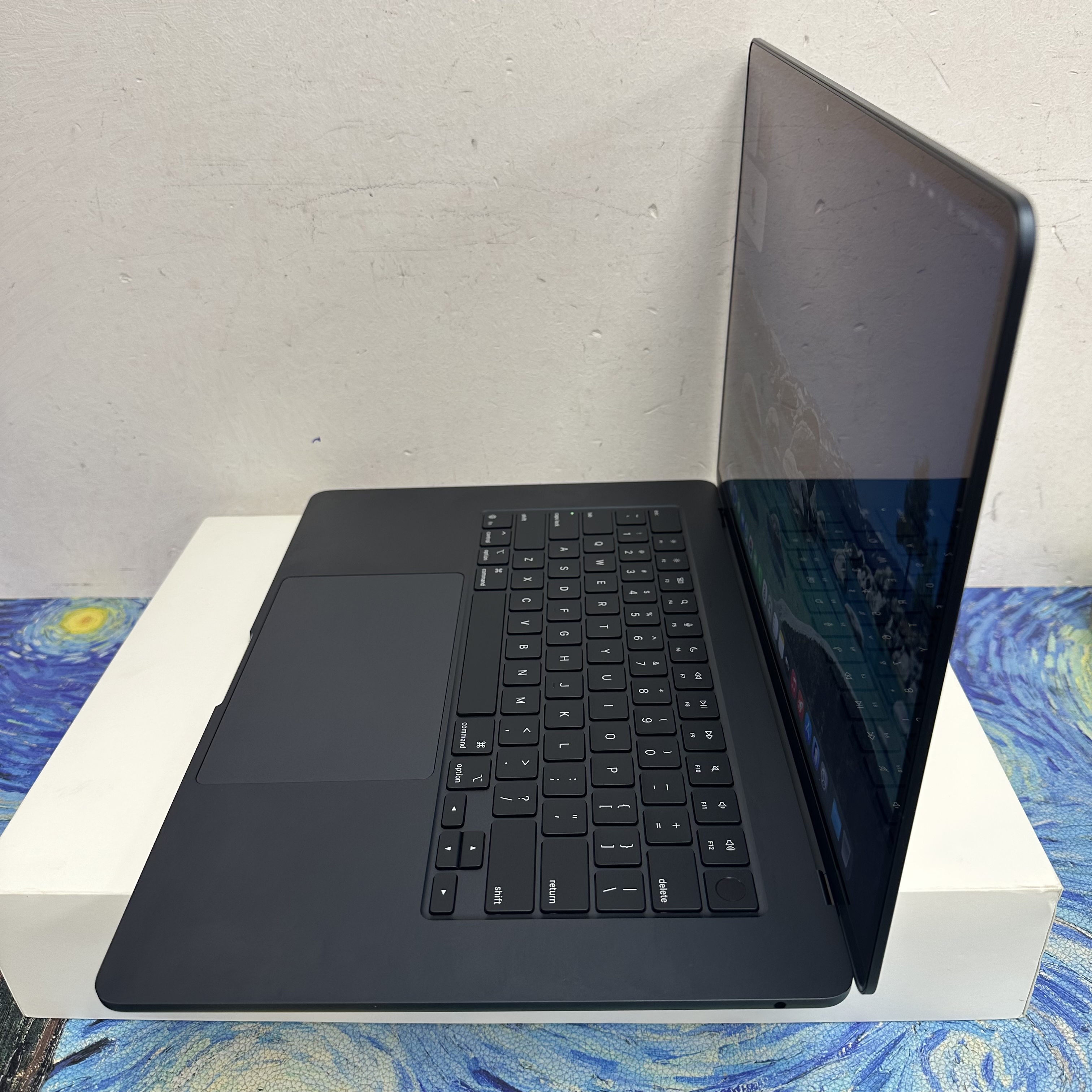 #5945 APPLE  MacBook Air M4 2025 M4 CPU/ 16GB Ram/256GB SSD/10核心GPU/Liquid Retina Mon/15吋/午夜藍色/Gaming Laptop / Notebook / 超強續航能力/文書機 / 畫圖 / 剪片 / Movie / Netflix /原廠保養/全新質素