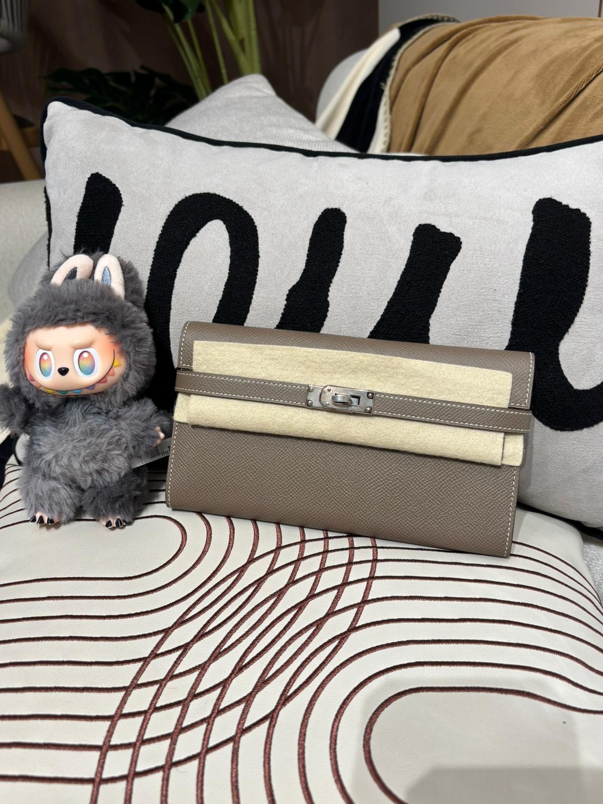 Hermes Kelly Wallet Stamp C Etoupe 大象灰銀扣 100%Authentic, 全新未使用品 ✅Box