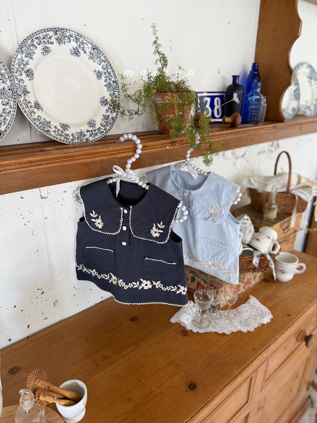 ☀️預訂 韓國直送☀️🇰🇷Marron兩色花卉刺繡口袋翻領背心