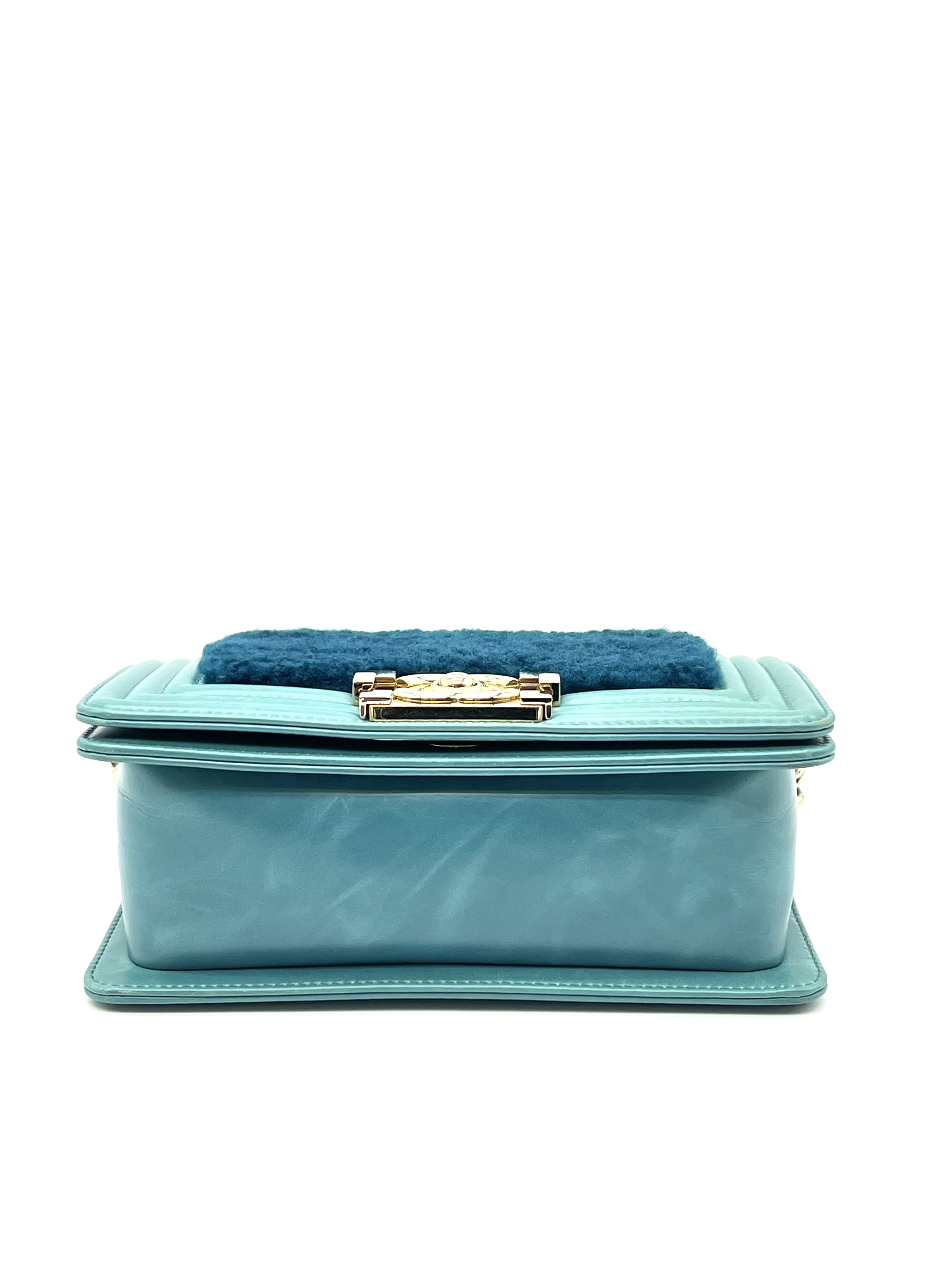 Pre-Owned CHANEL Shearling Boy Flap / Product Code: 26041514