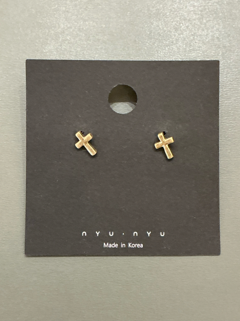 Nnu Vintage Cross Stud Earrings